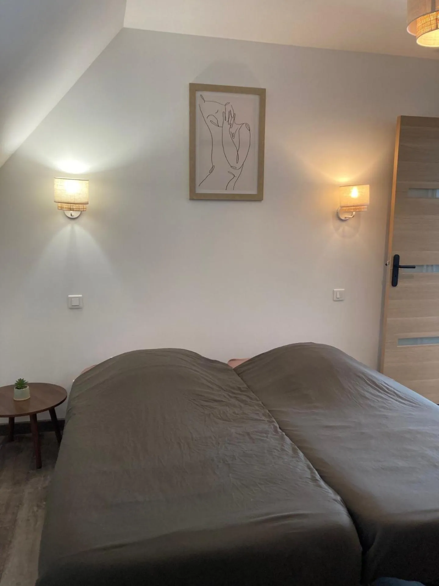 Bedroom, Bed in La marine D'opale