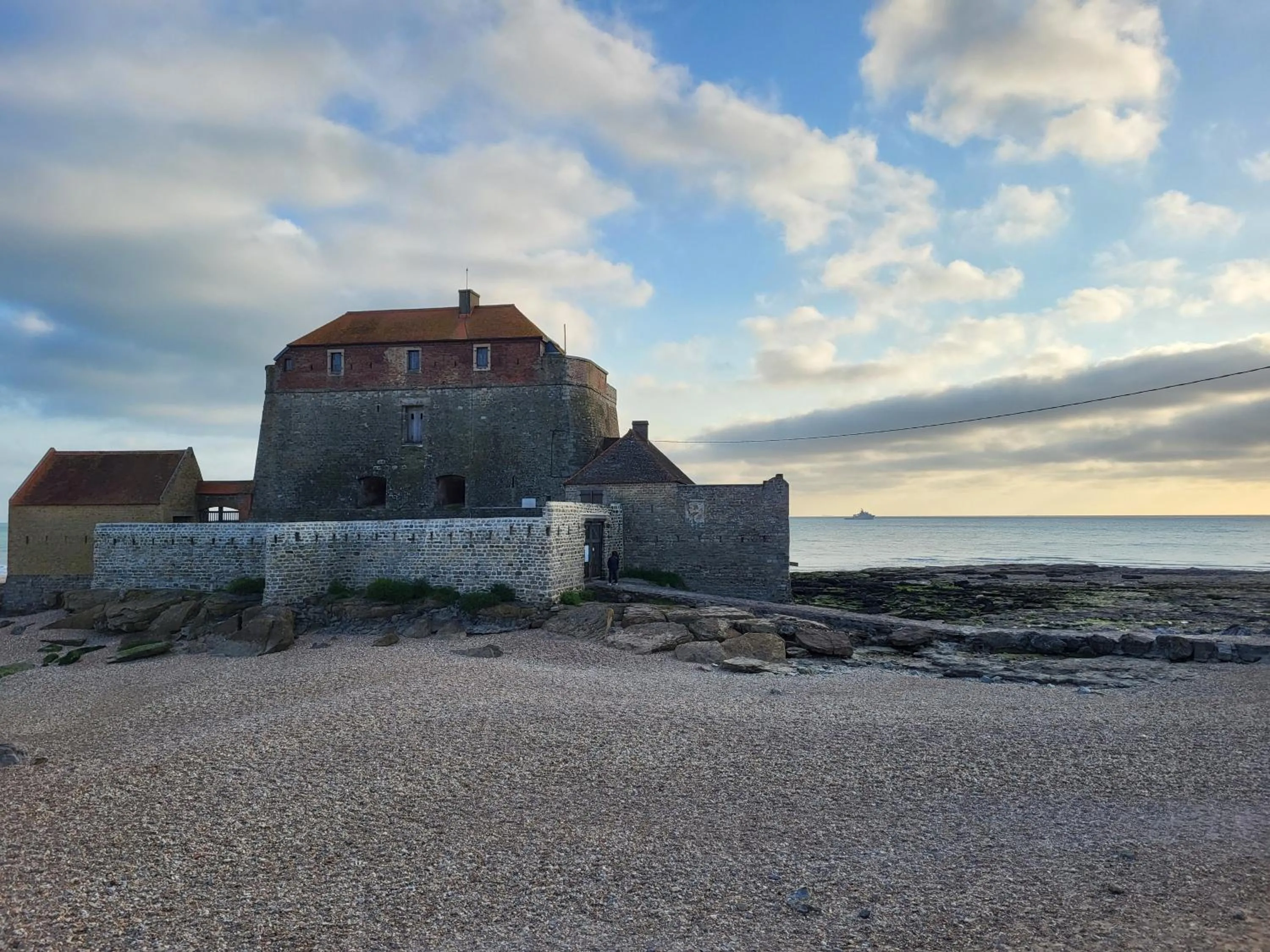 Nearby landmark in La marine D'opale
