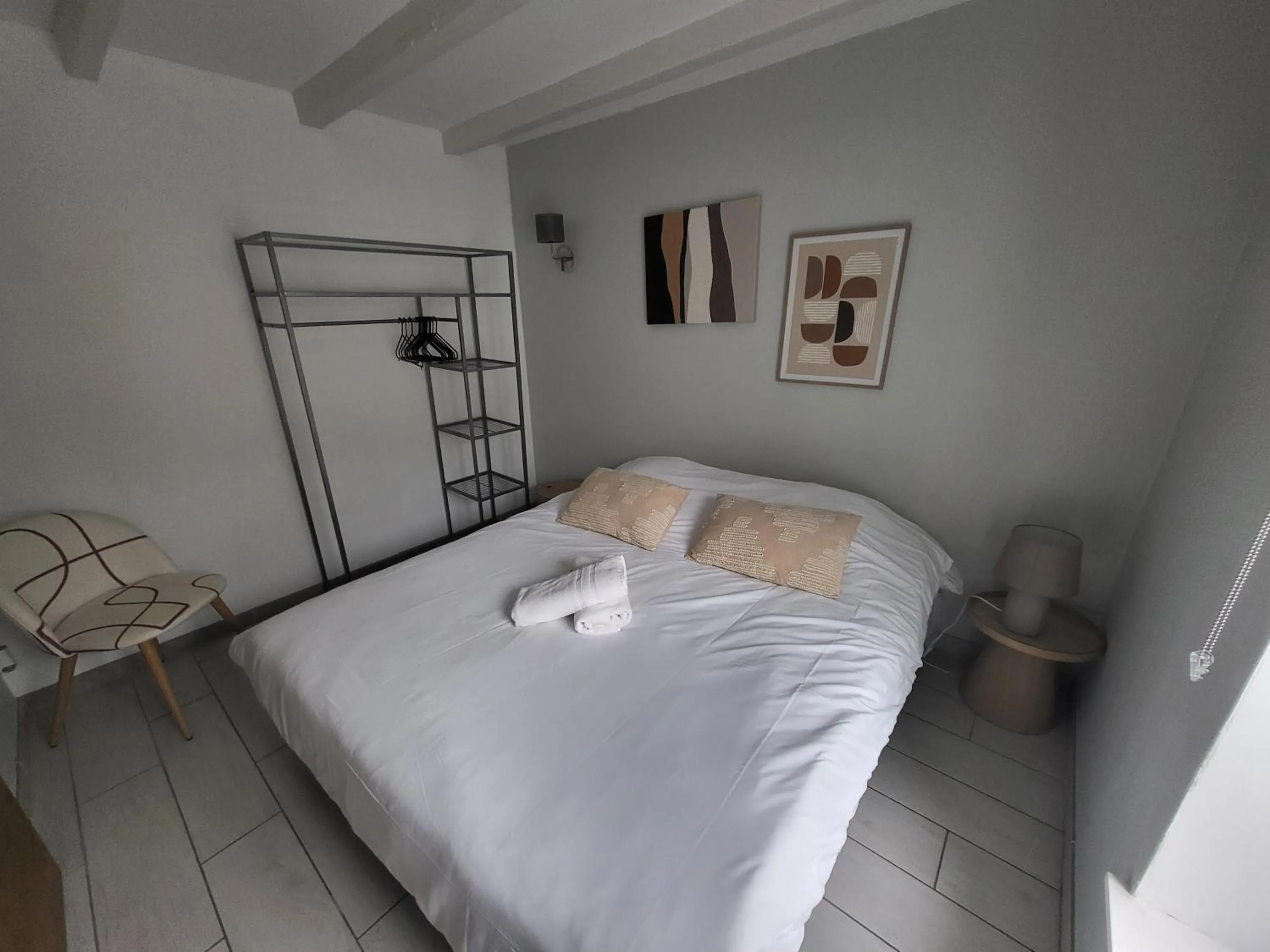 Bedroom, Bed in La marine D'opale