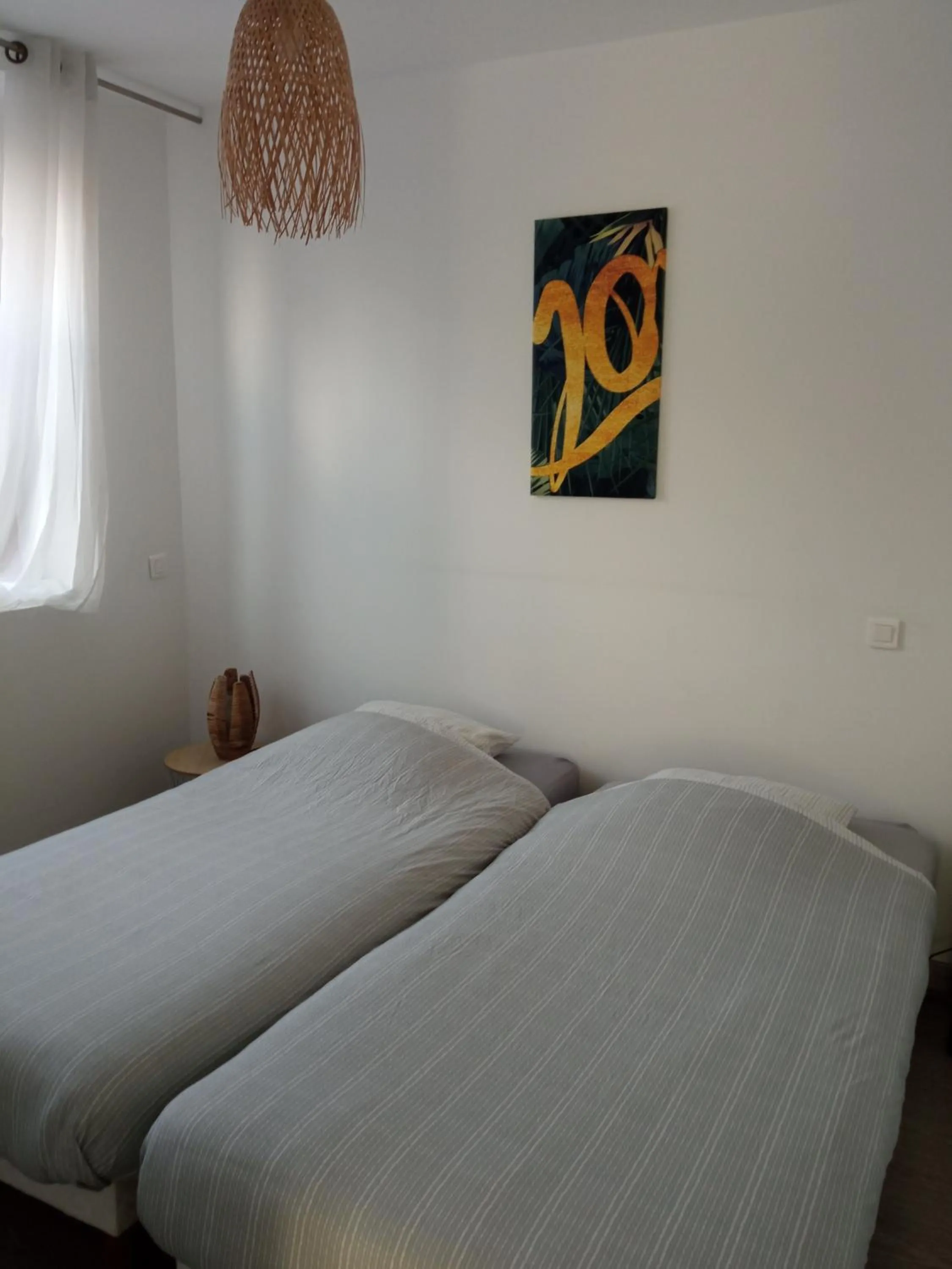 Bedroom, Bed in La marine D'opale
