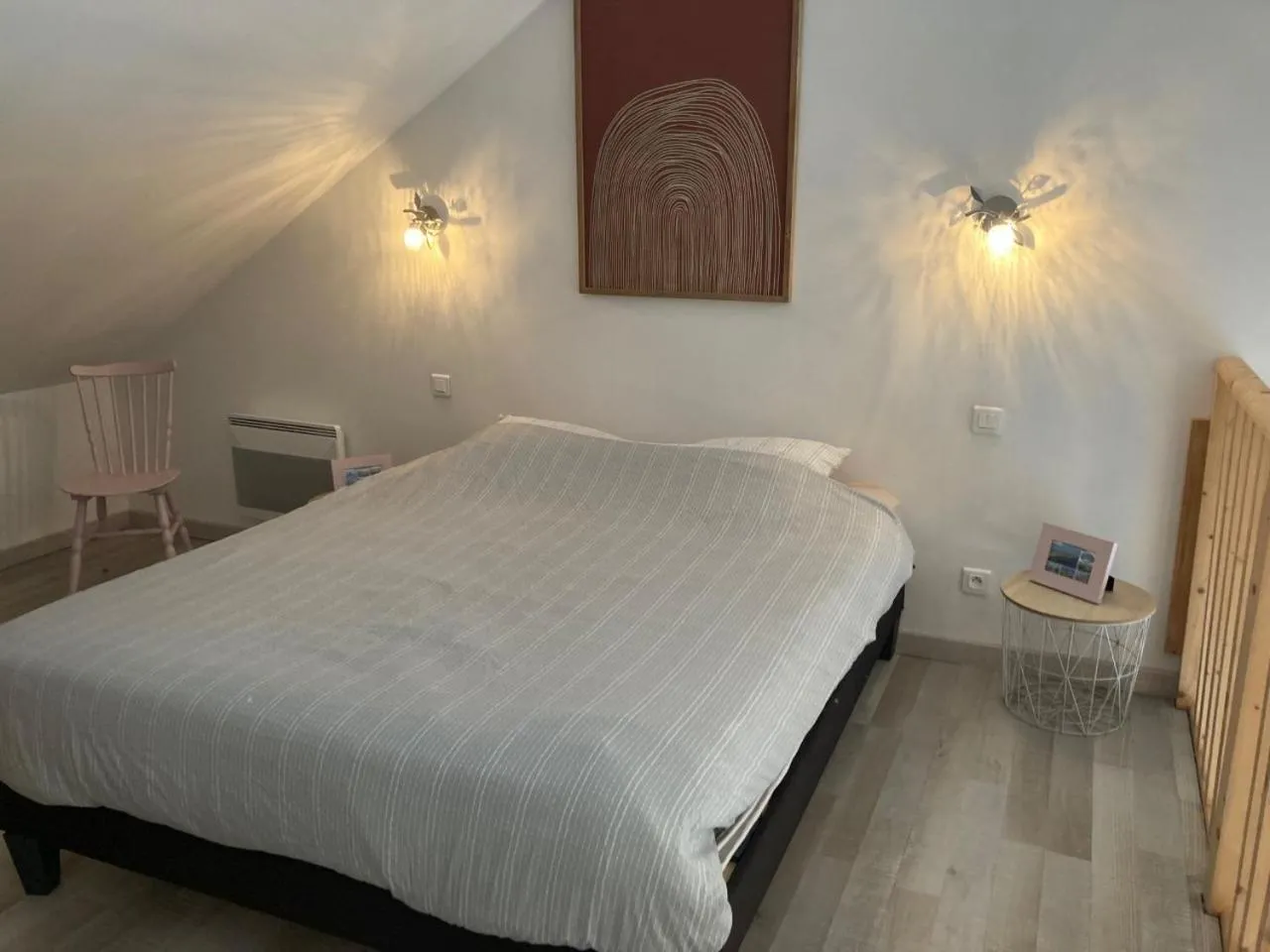 Bedroom, Bed in La marine D'opale