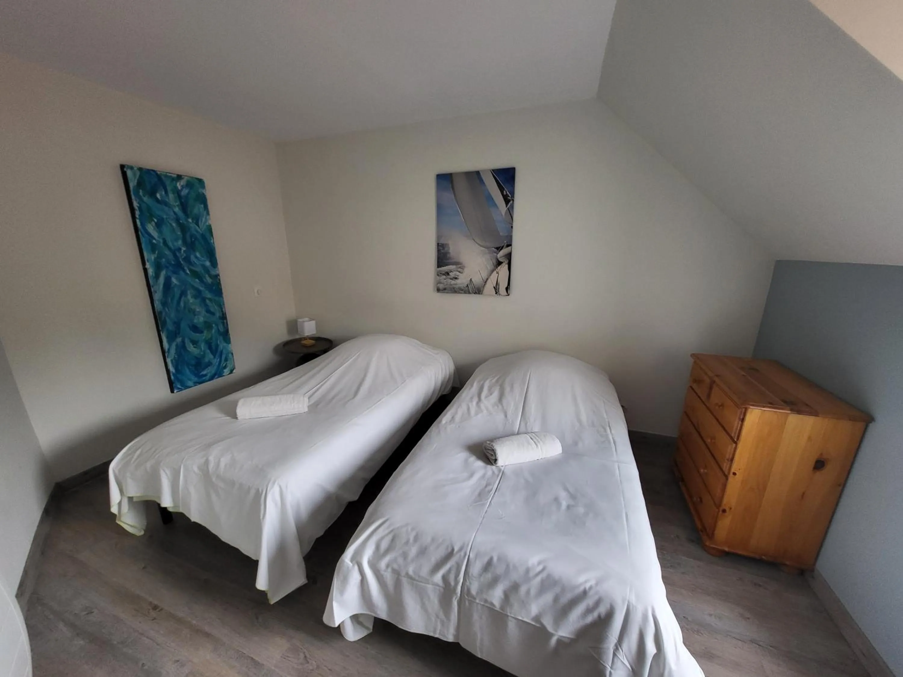 Bedroom, Bed in La marine D'opale