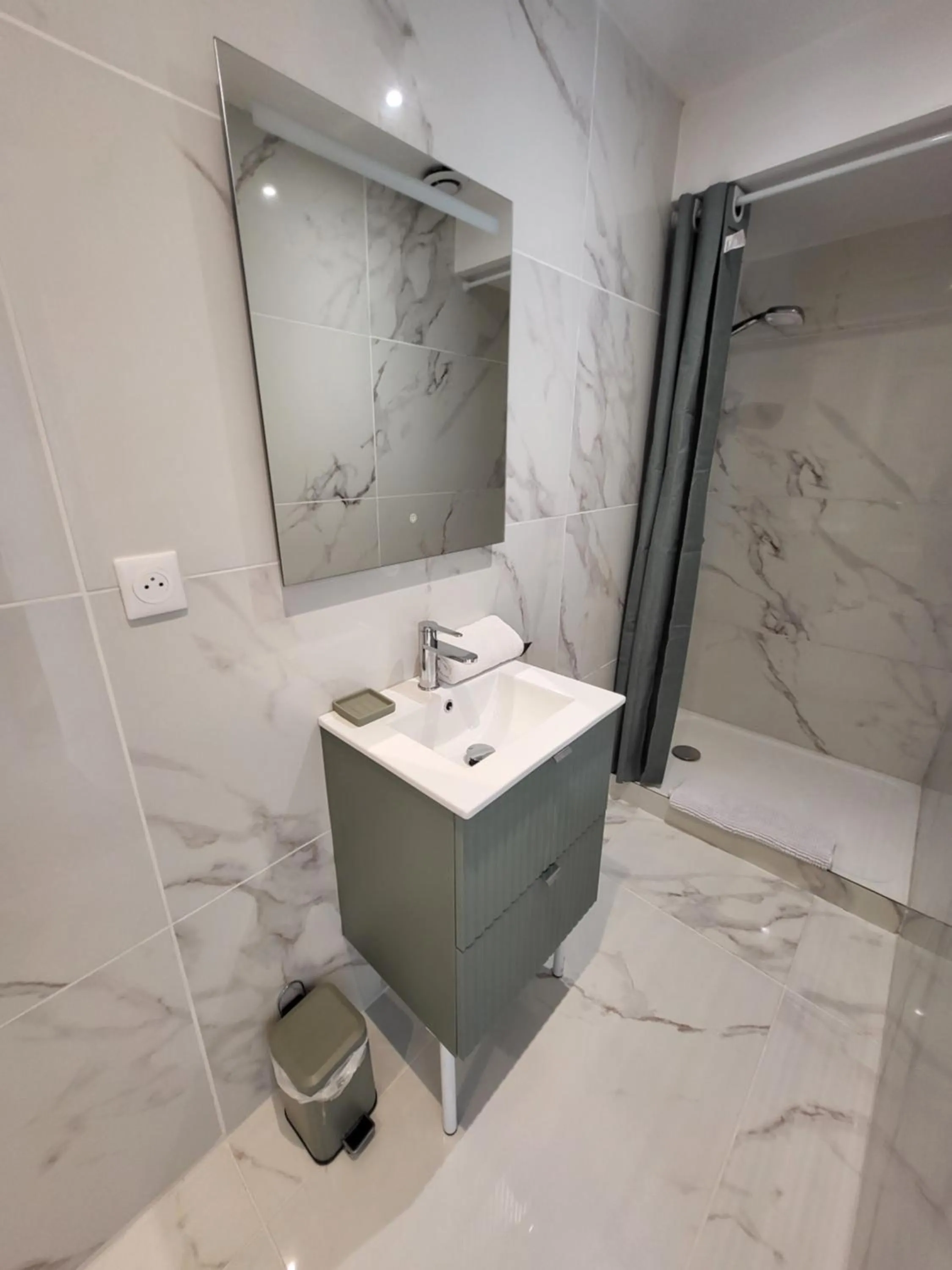 Bathroom in La marine D'opale