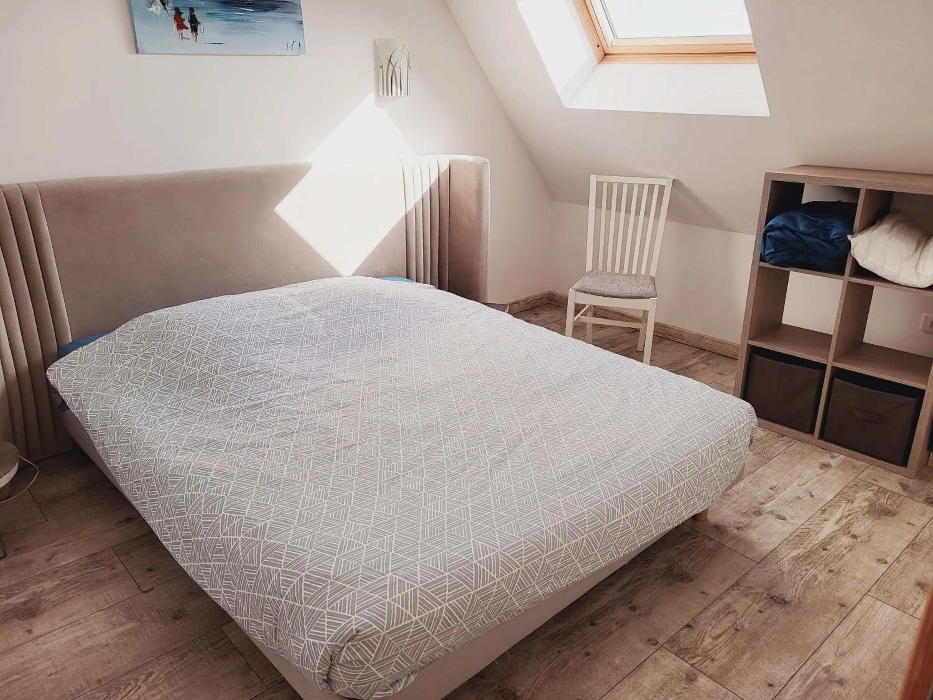 Bedroom, Bed in La marine D'opale