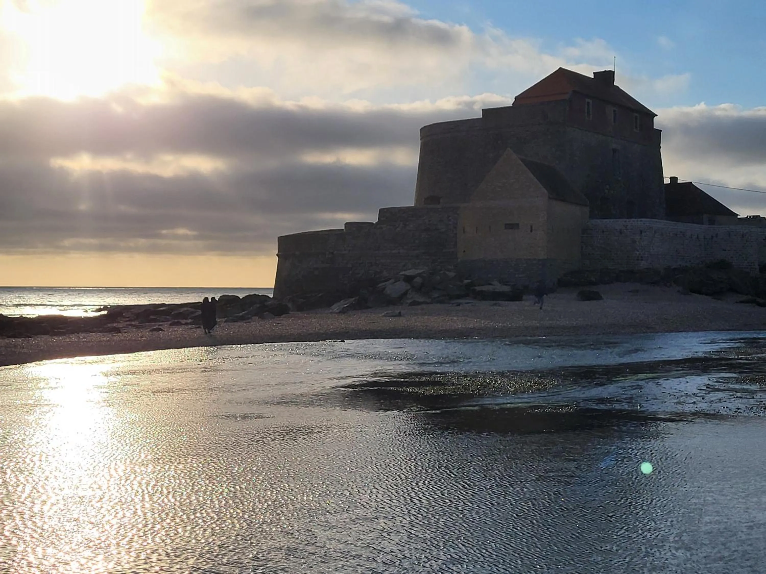 Nearby landmark in La marine D'opale