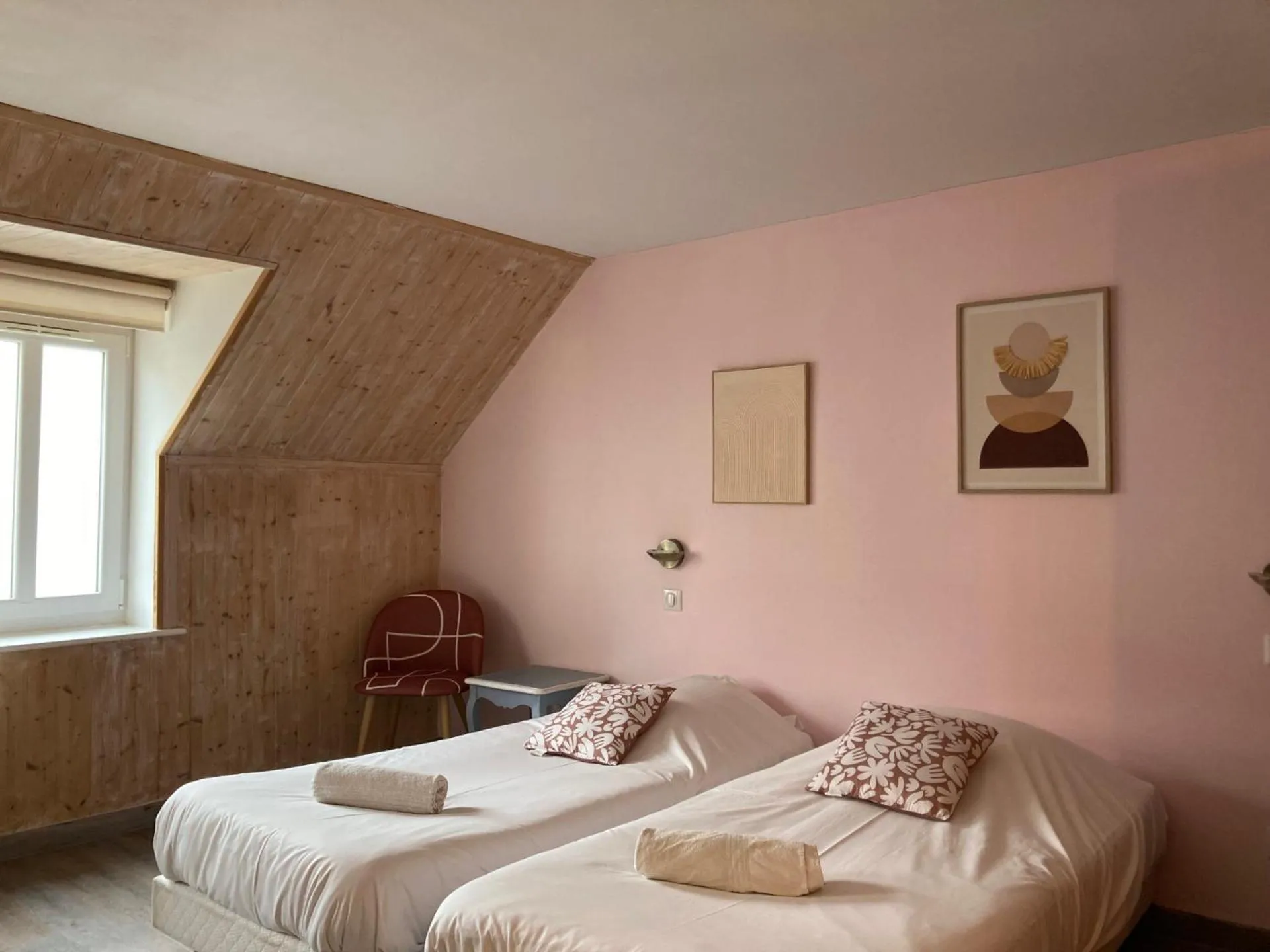 Bedroom, Bed in La marine D'opale