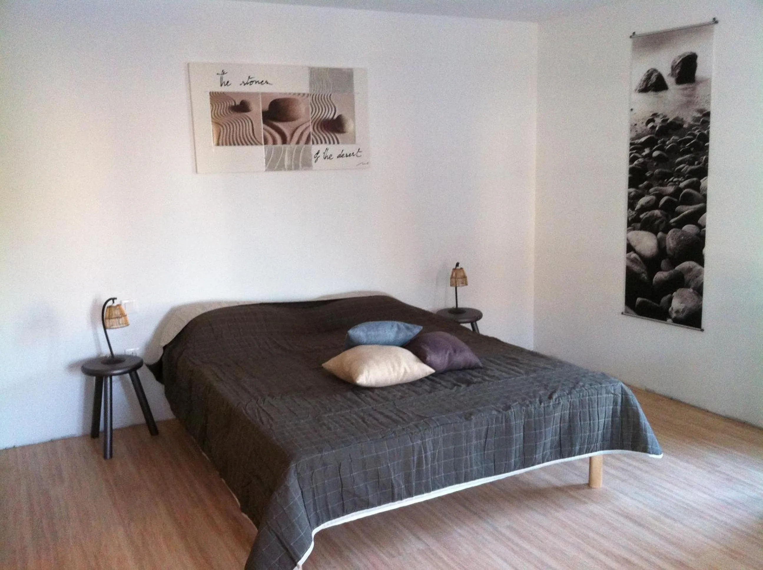 Bedroom, Bed in La marine D'opale