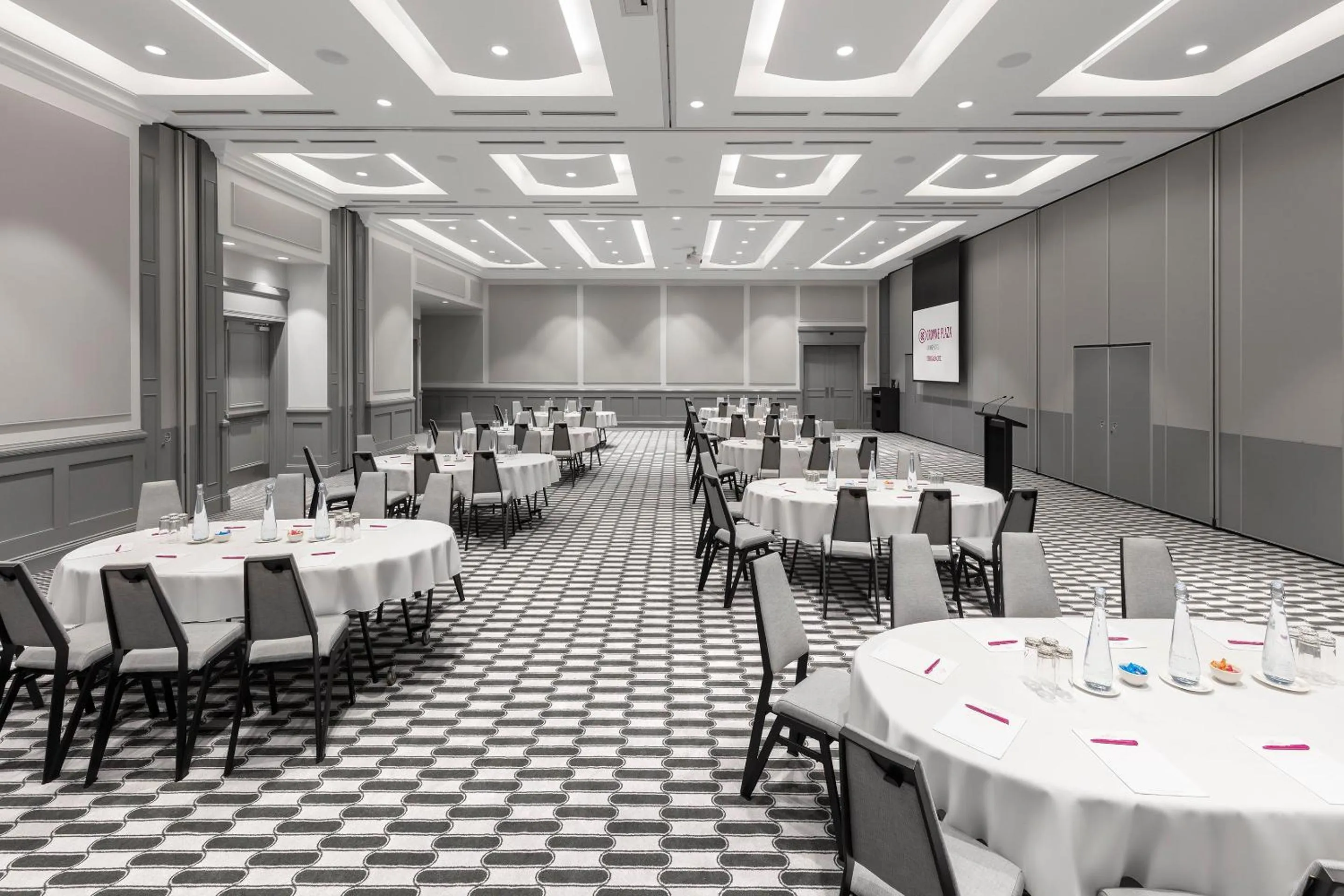 Meeting/conference room in Crowne Plaza Terrigal Pacific by IHG