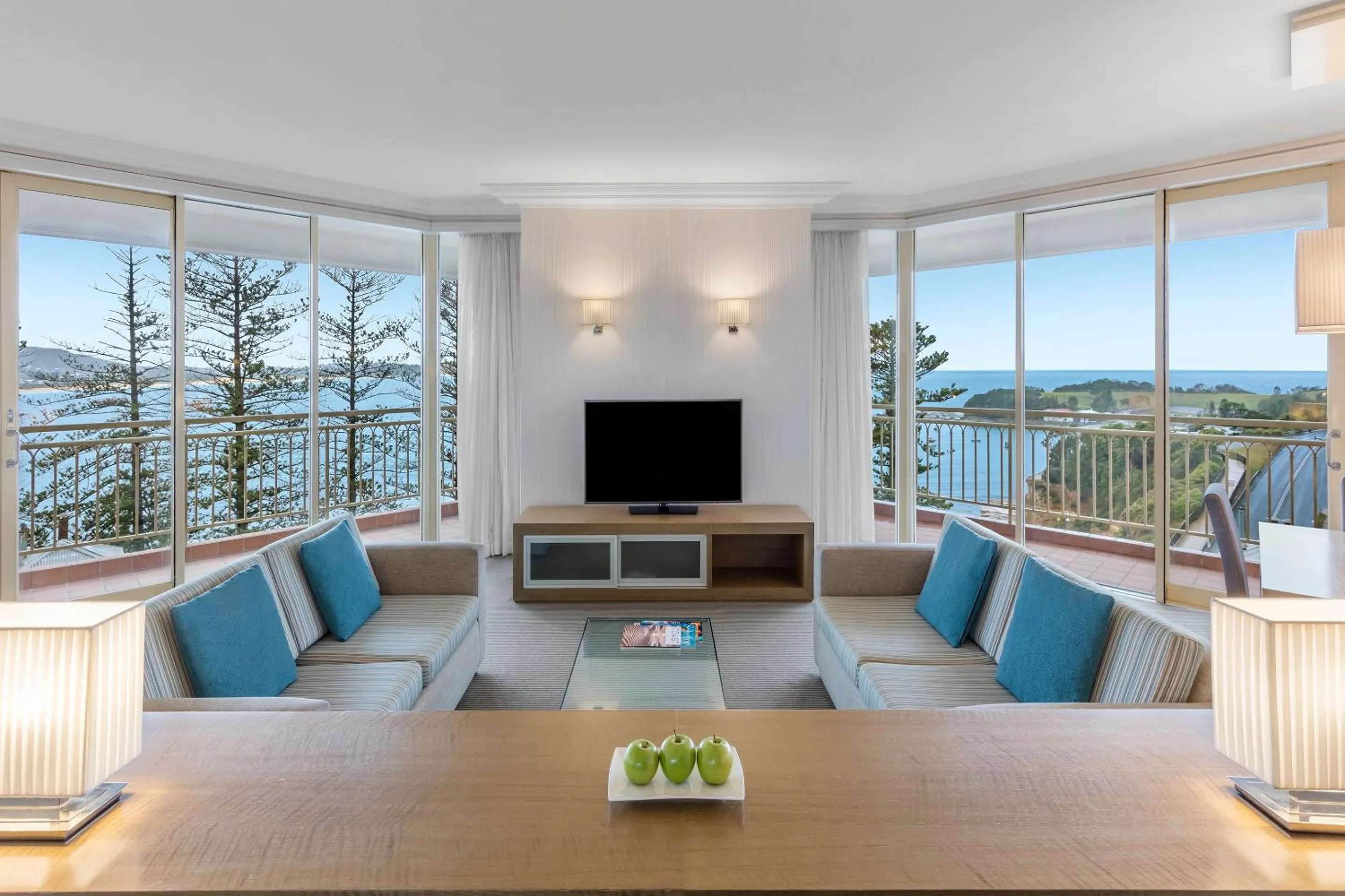 Bedroom in Crowne Plaza Terrigal Pacific by IHG