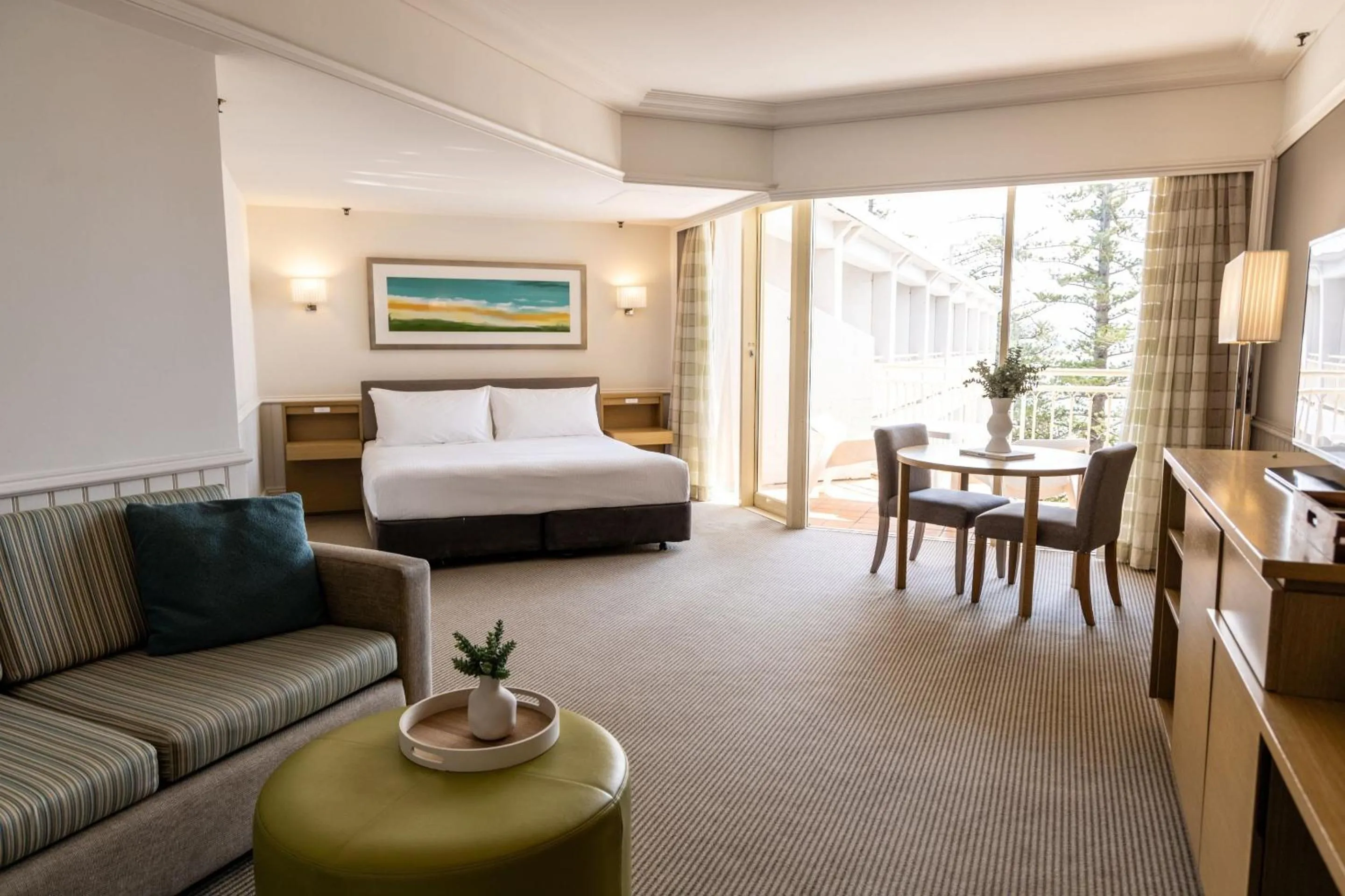 Photo of the whole room, Bed in Crowne Plaza Terrigal Pacific by IHG