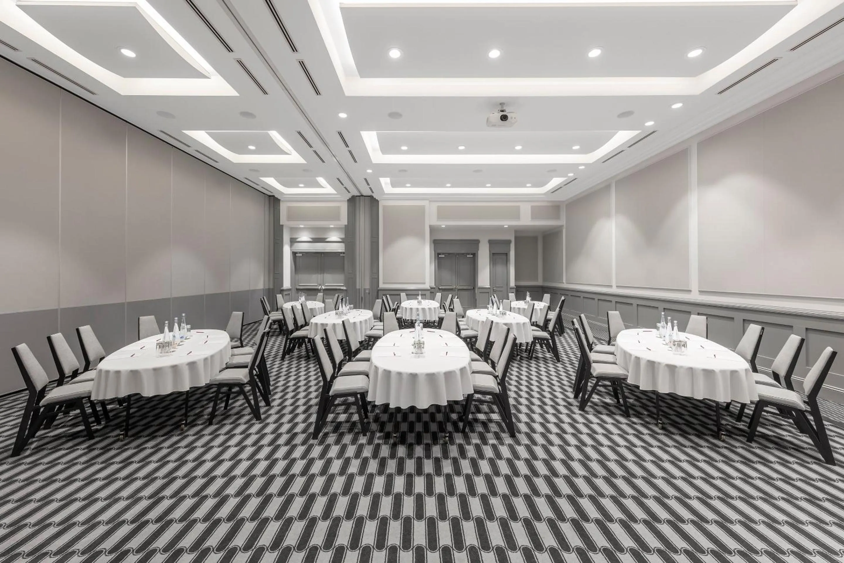 Meeting/conference room in Crowne Plaza Terrigal Pacific by IHG