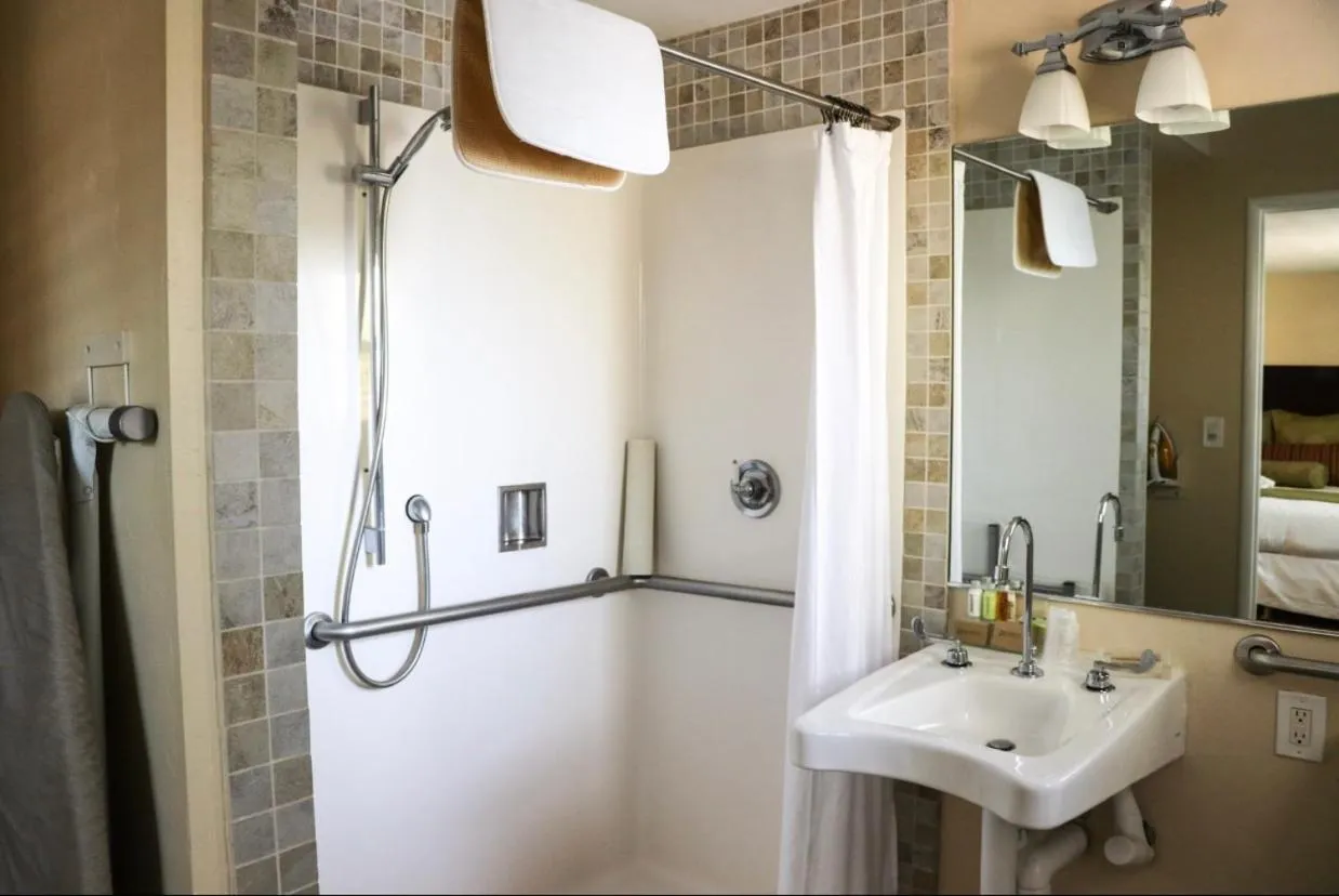 Shower in Country Inn Motel