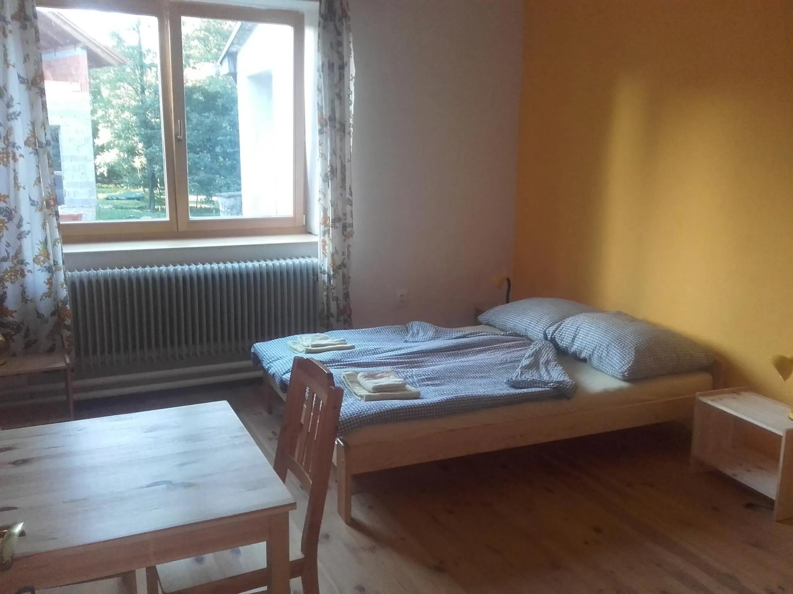 Quadruple Room with Private External Bathroom - single occupancy in Kyprův mlýn
