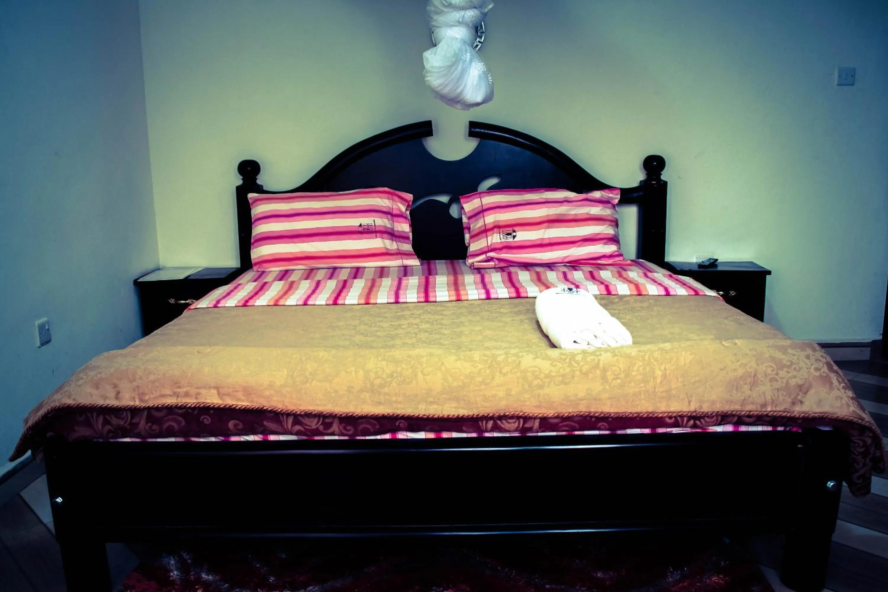 Bed in Mbale Travellers Inn