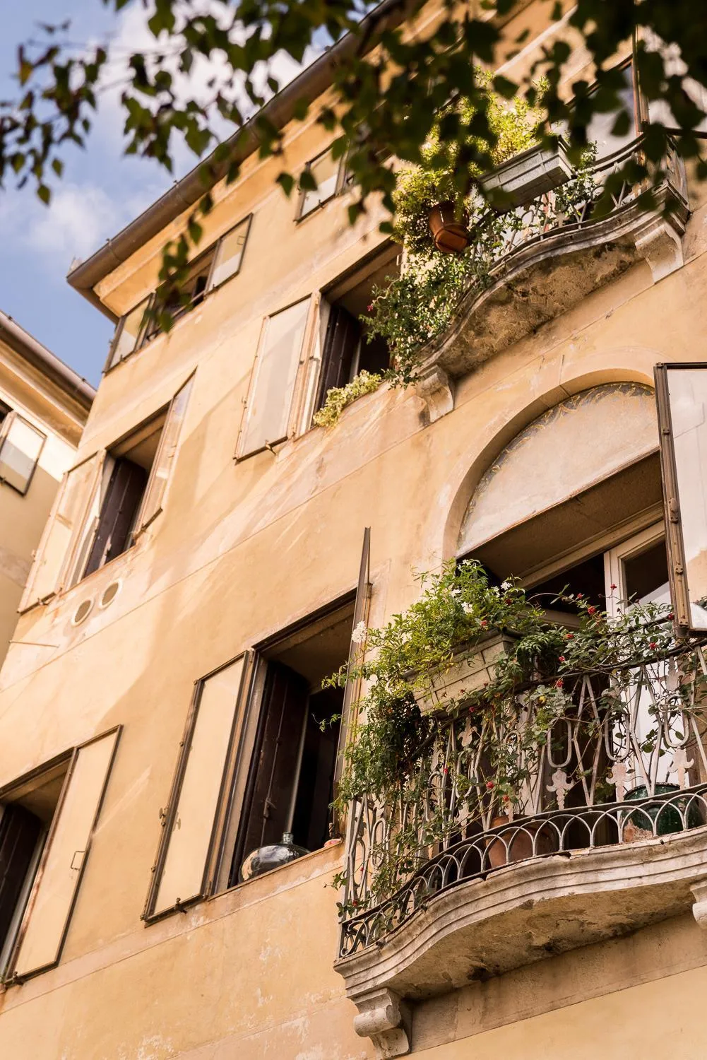 Facade/entrance in Le 33