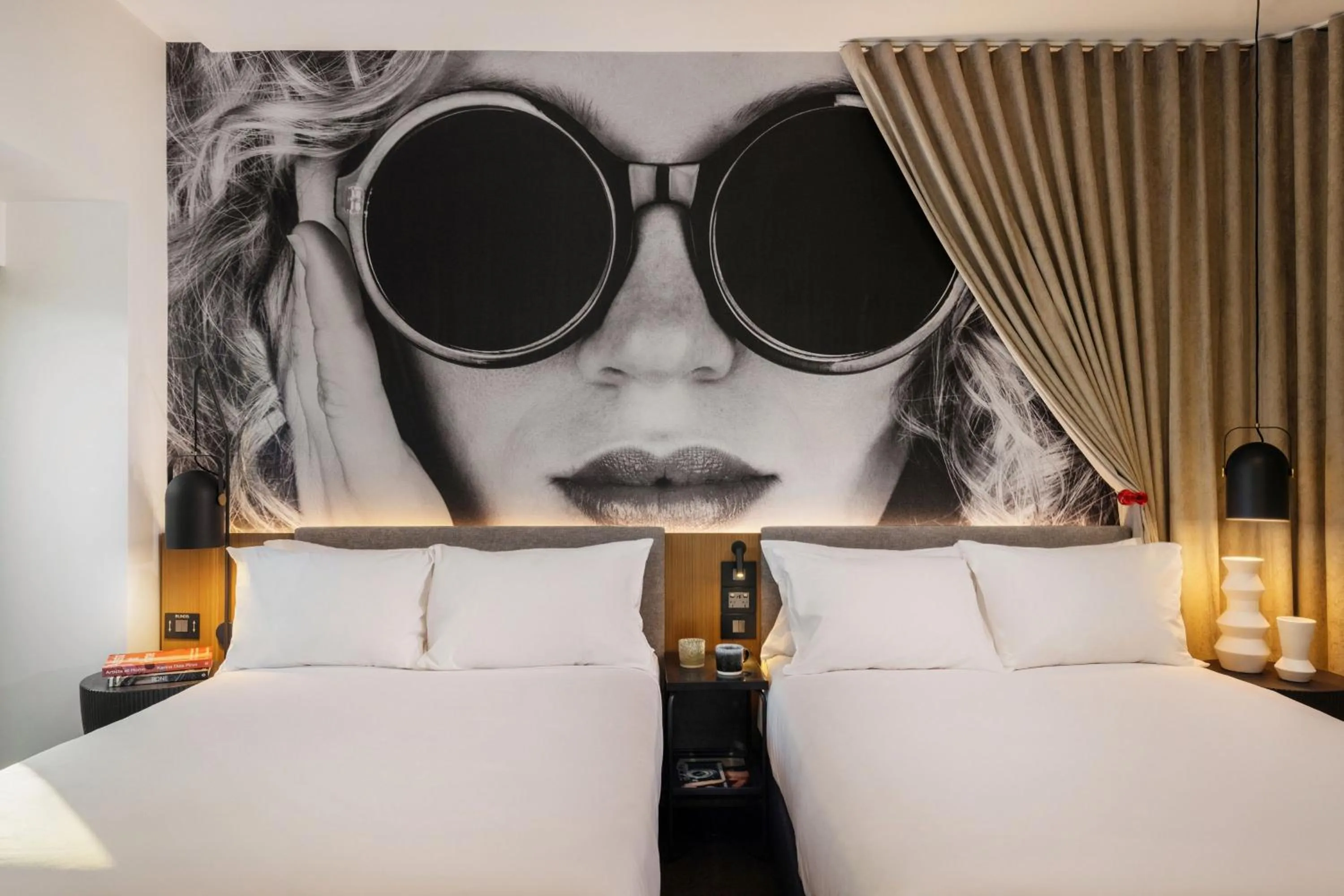 Guests, Bed in Hotel Indigo Melbourne on Flinders by IHG