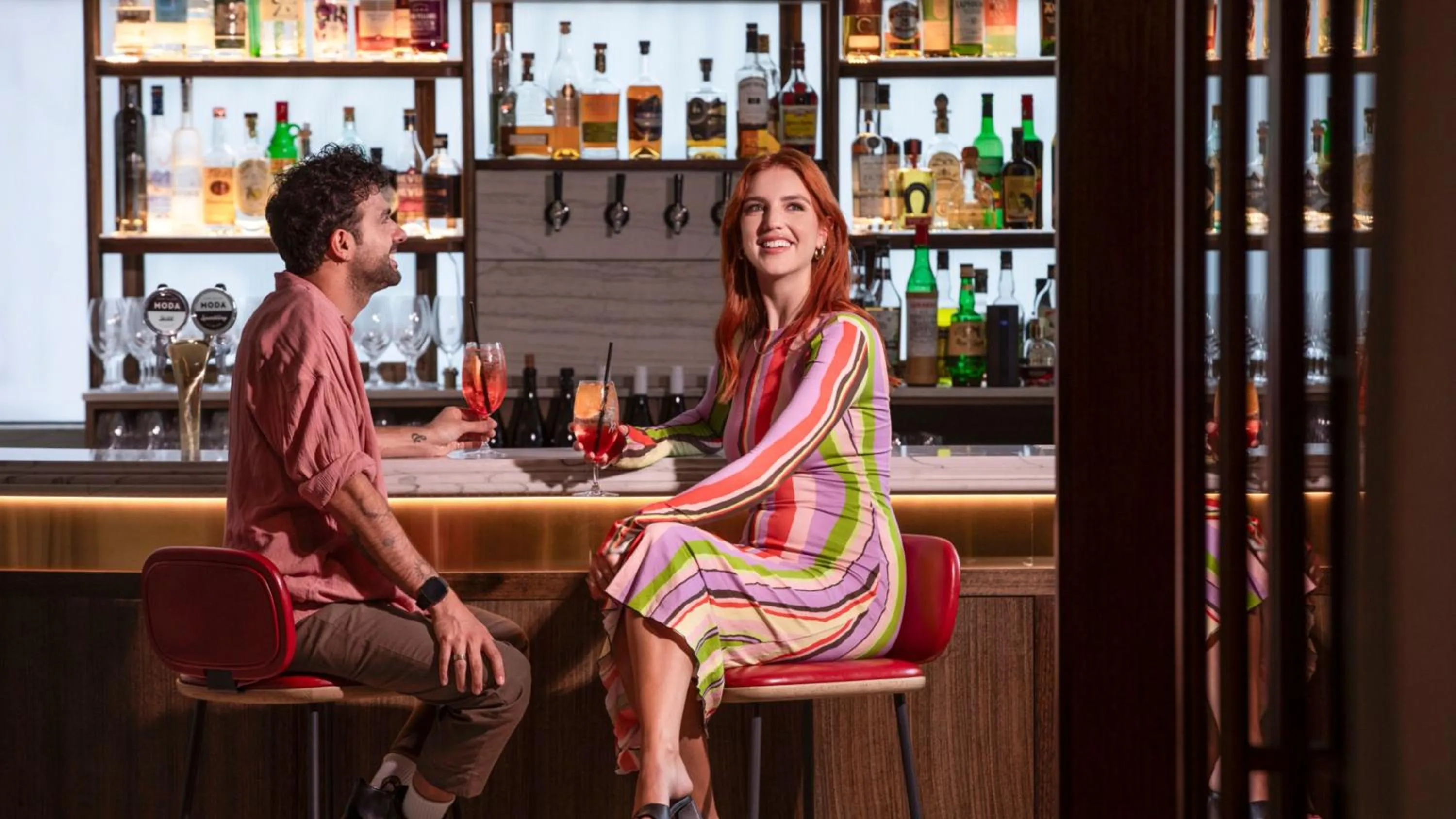 Lounge or bar in Hotel Indigo Melbourne on Flinders by IHG