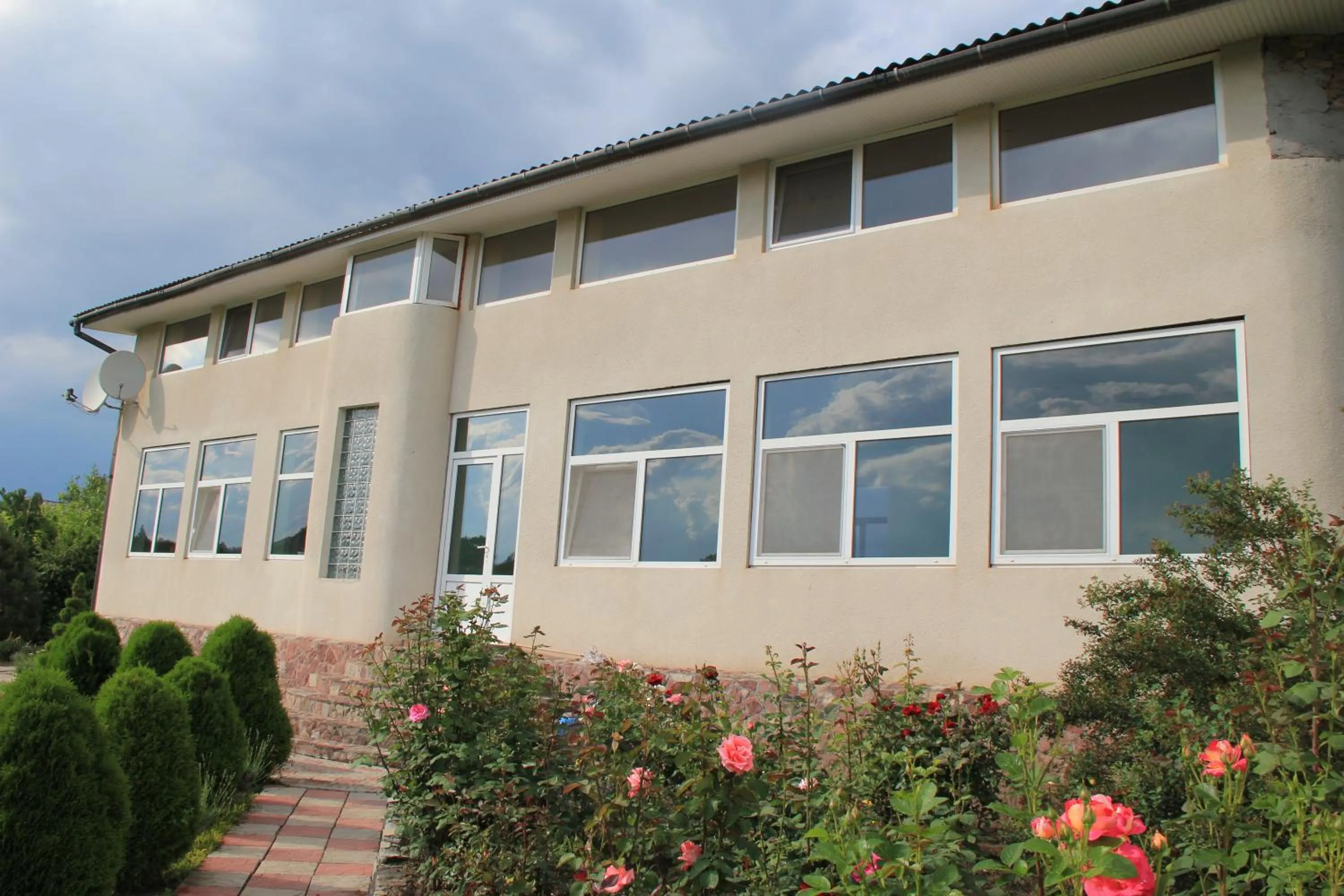 Facade/entrance in Constancia