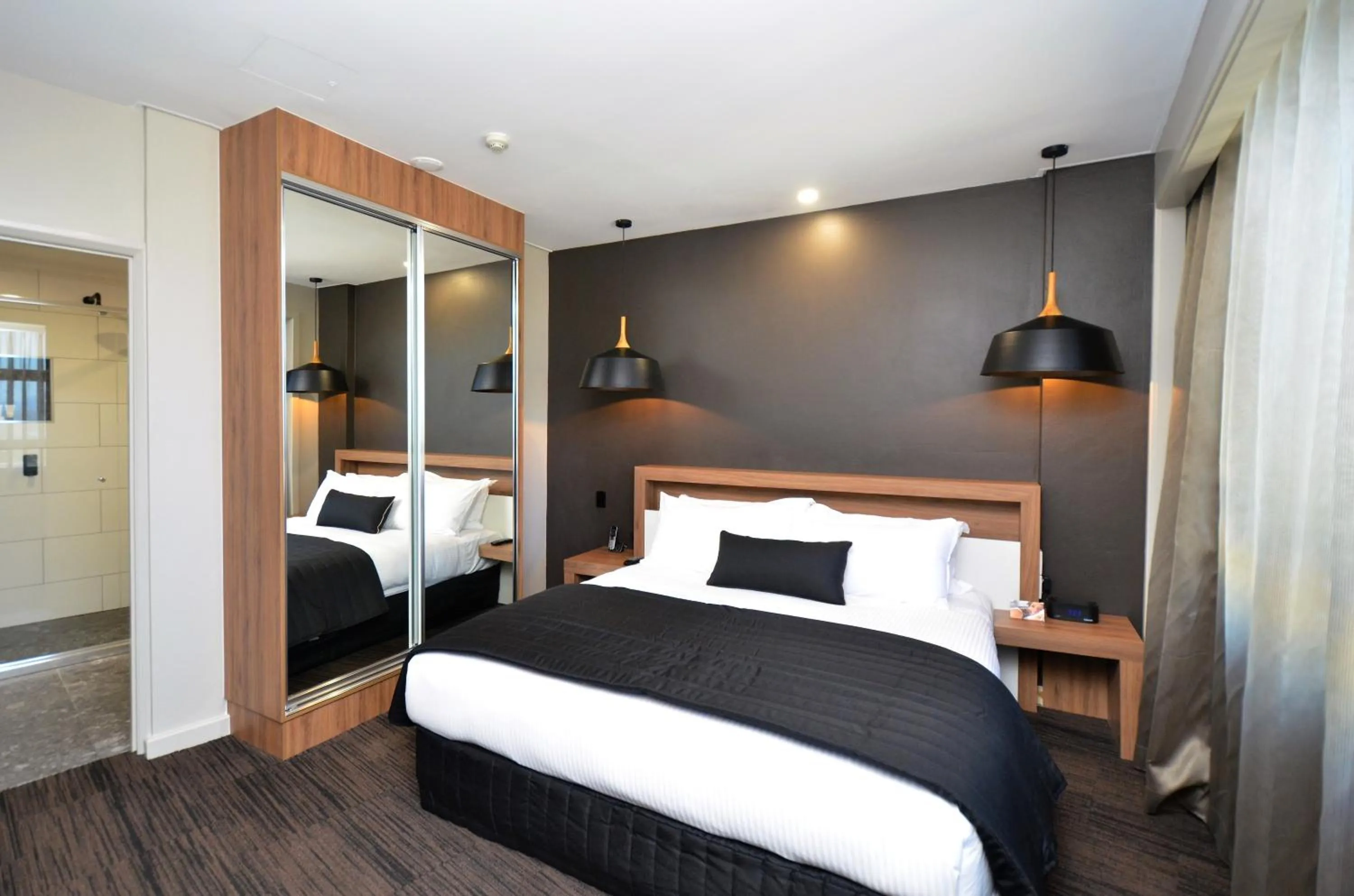 Bedroom, Bed in Hotel Grand Chancellor Townsville