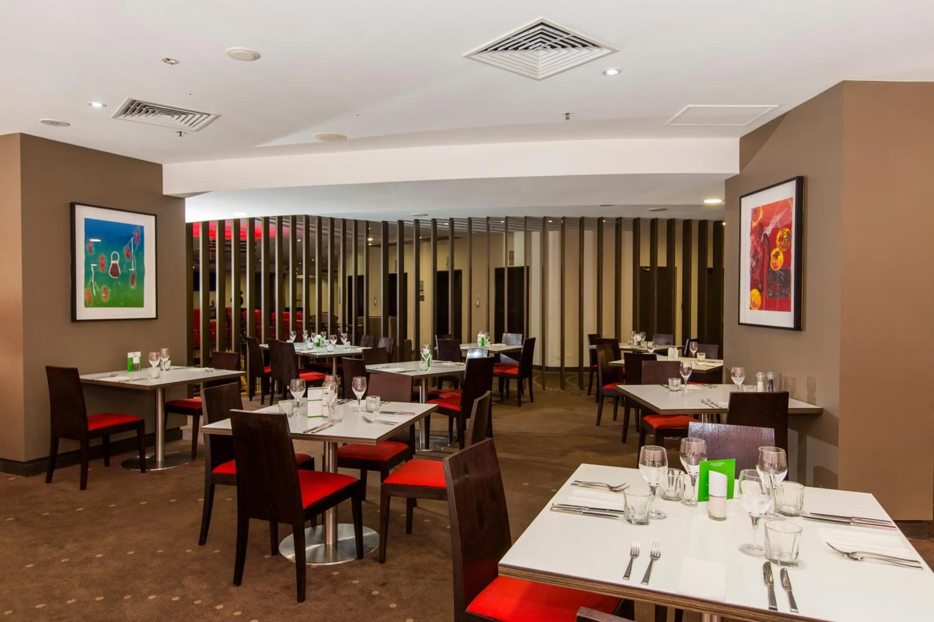 Restaurant/places to eat in Hotel Grand Chancellor Townsville