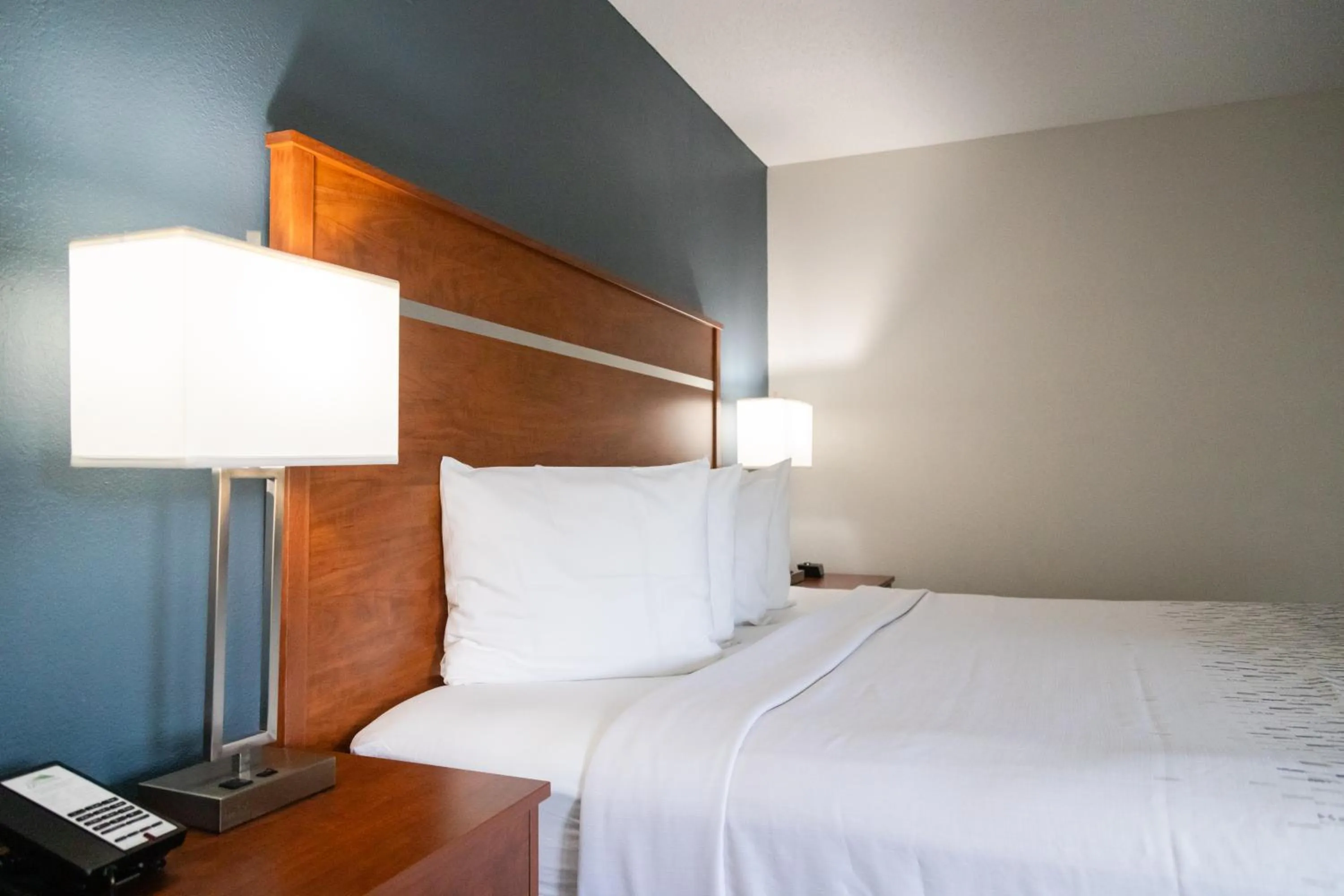 Bed in Twin Mountain Inn & Suites