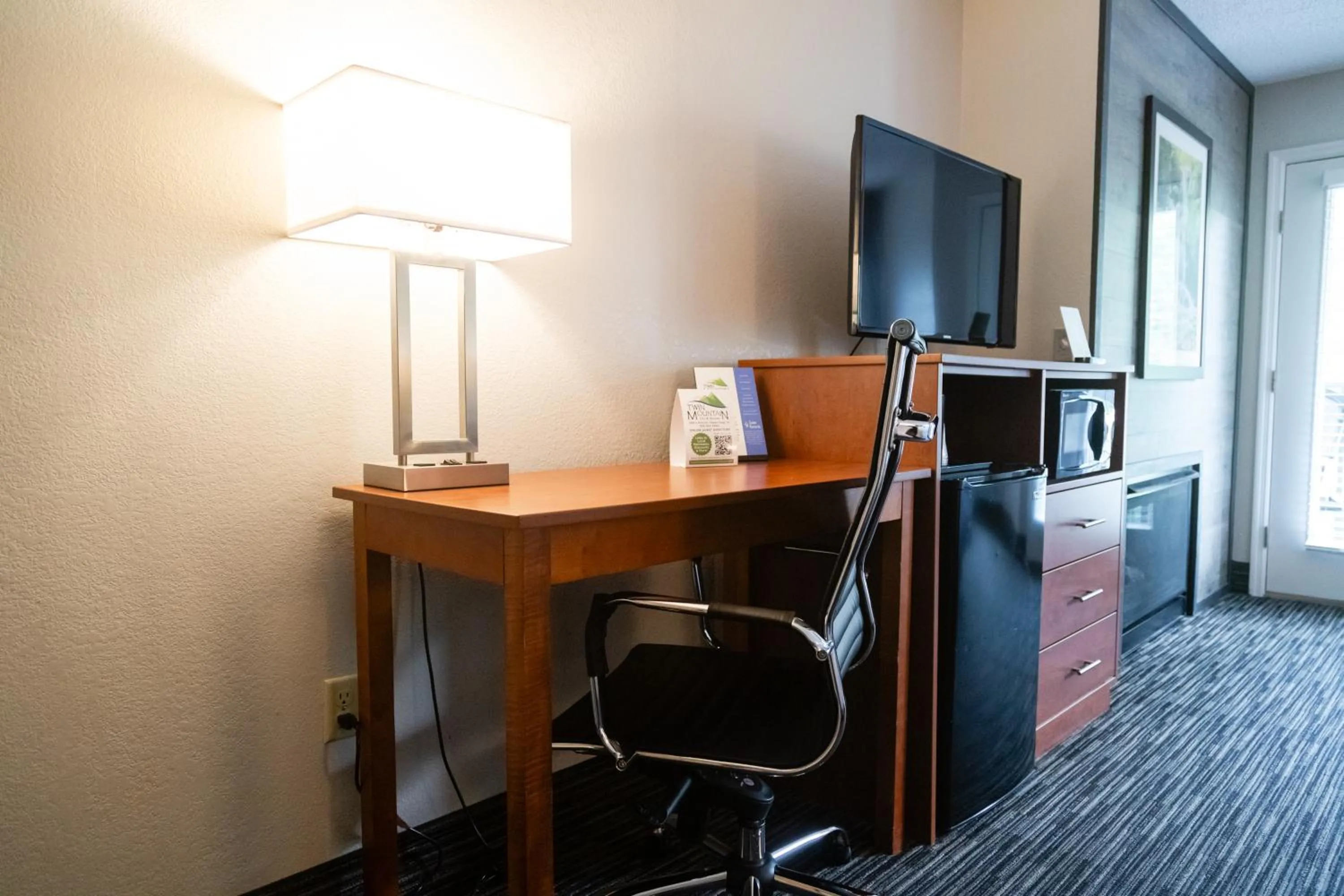 TV and multimedia in Twin Mountain Inn & Suites