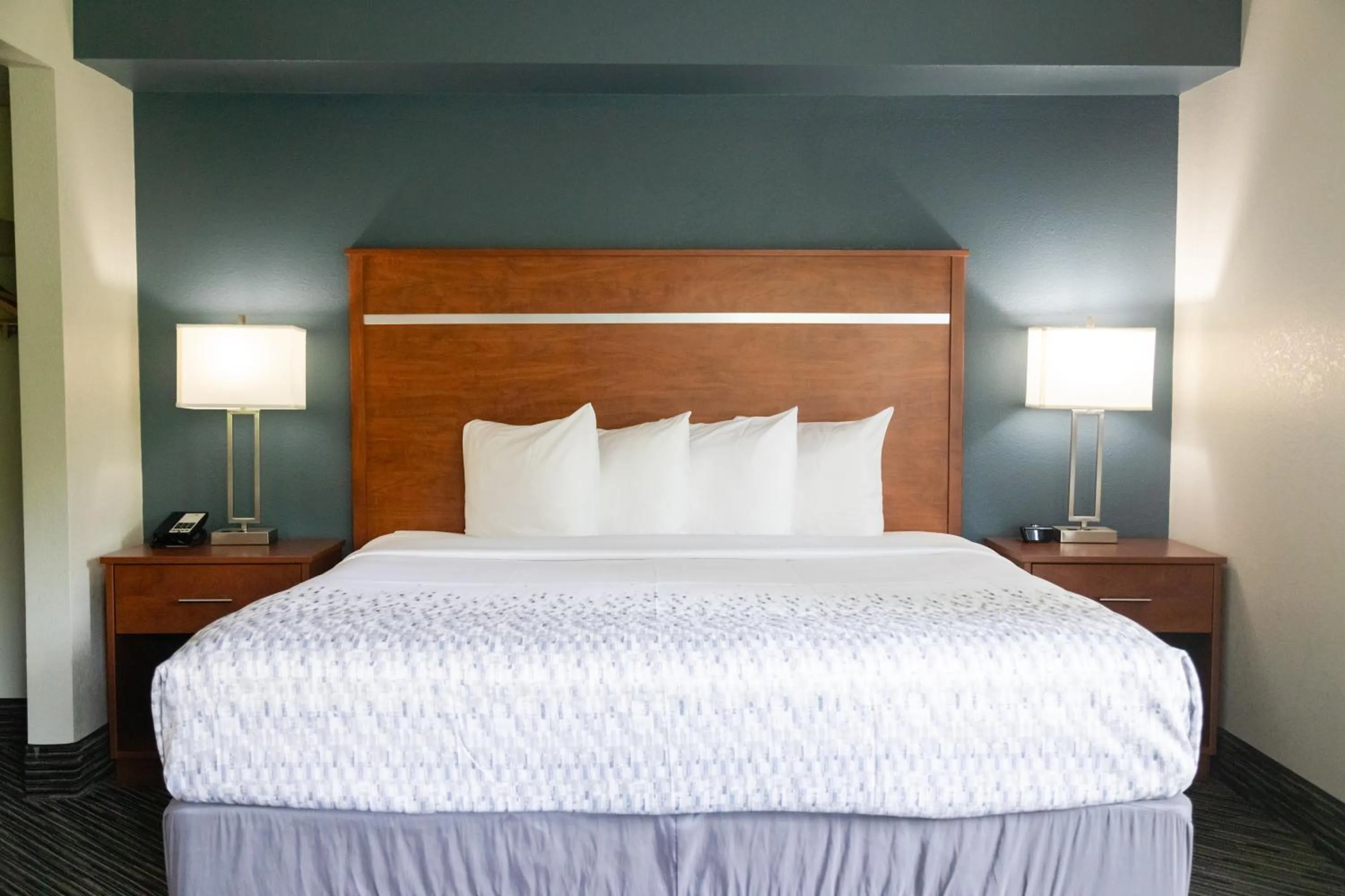 Bedroom, Bed in Twin Mountain Inn & Suites