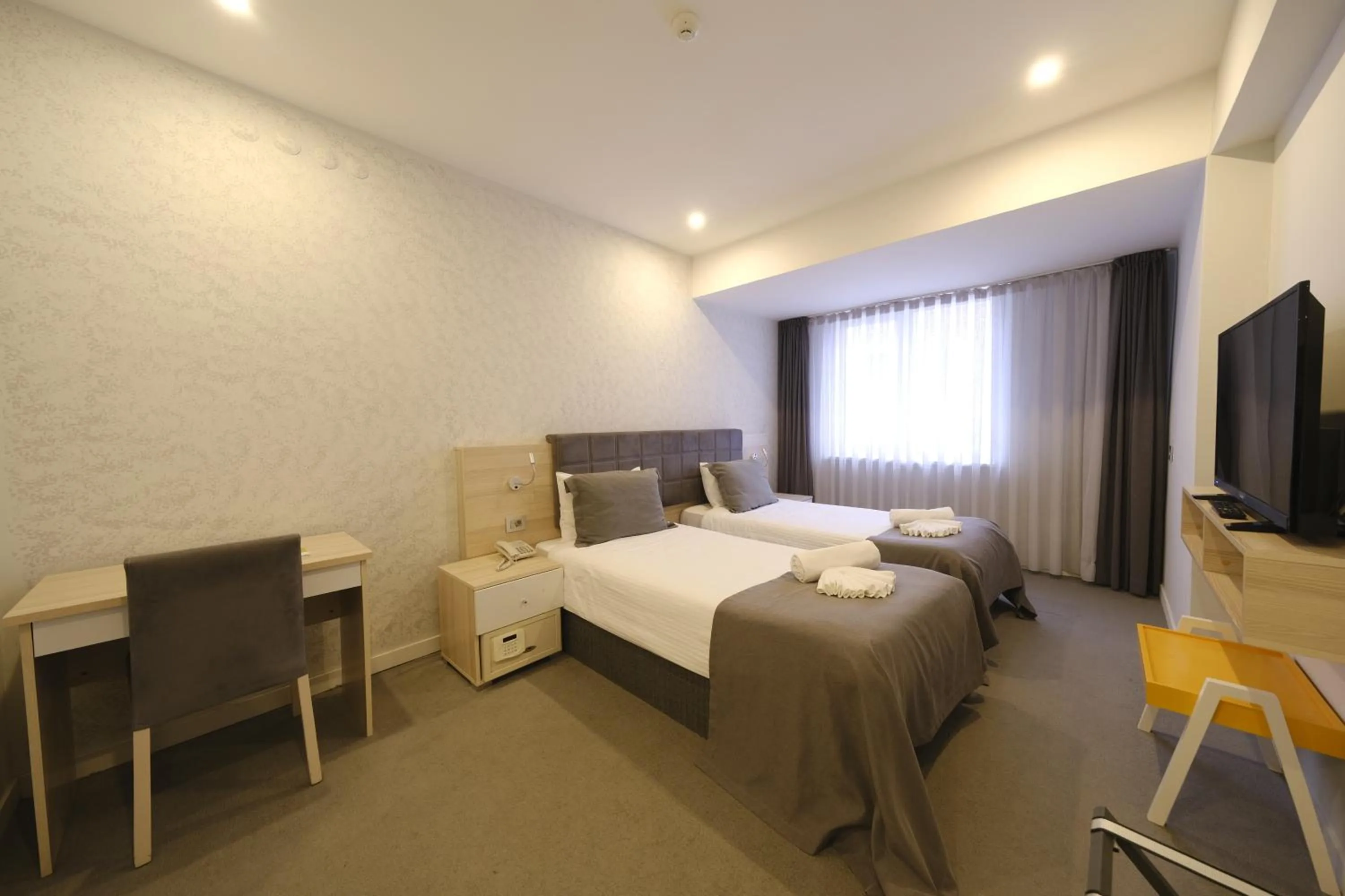 Photo of the whole room, Bed in leto city hotel