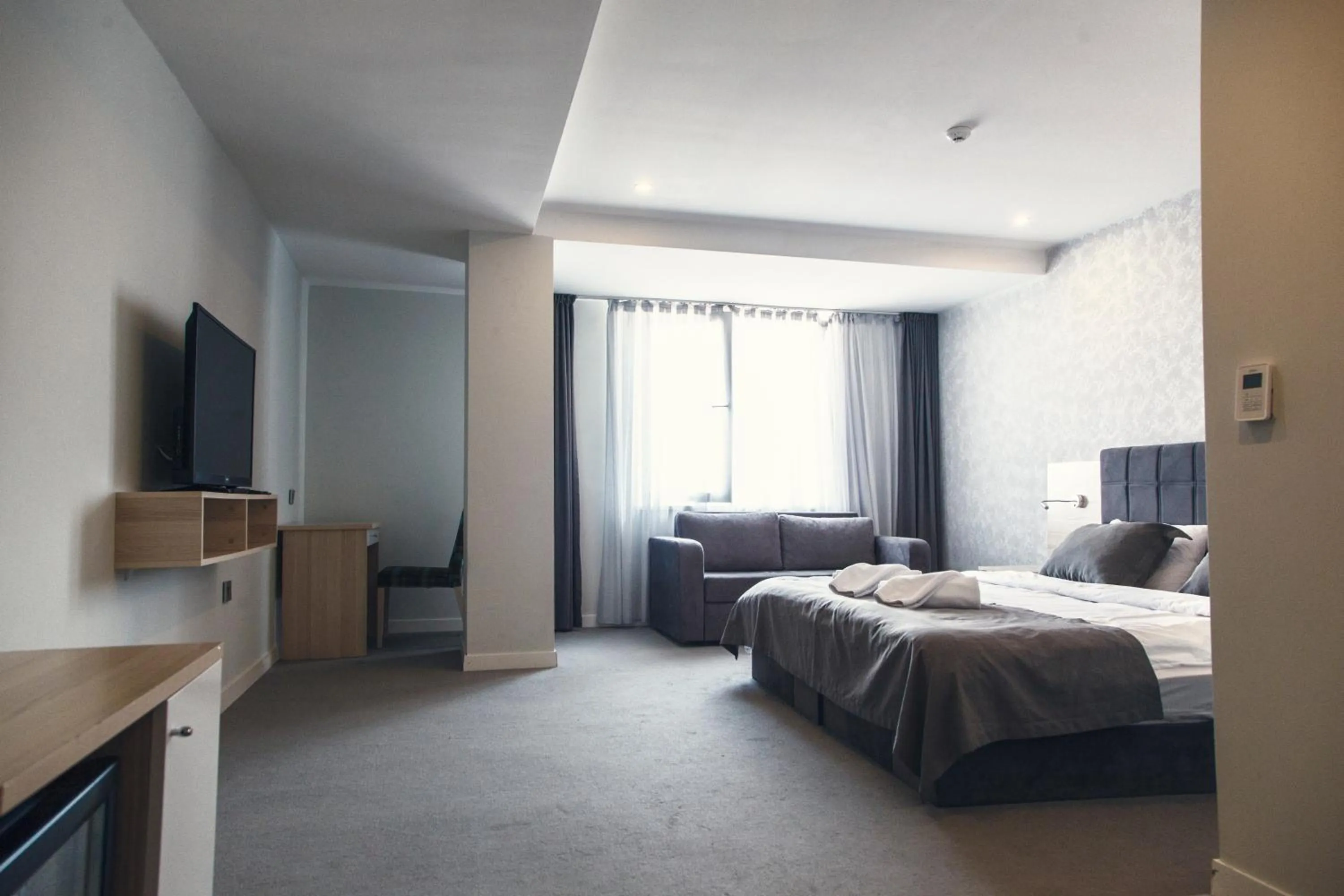 Photo of the whole room, Bed in leto city hotel