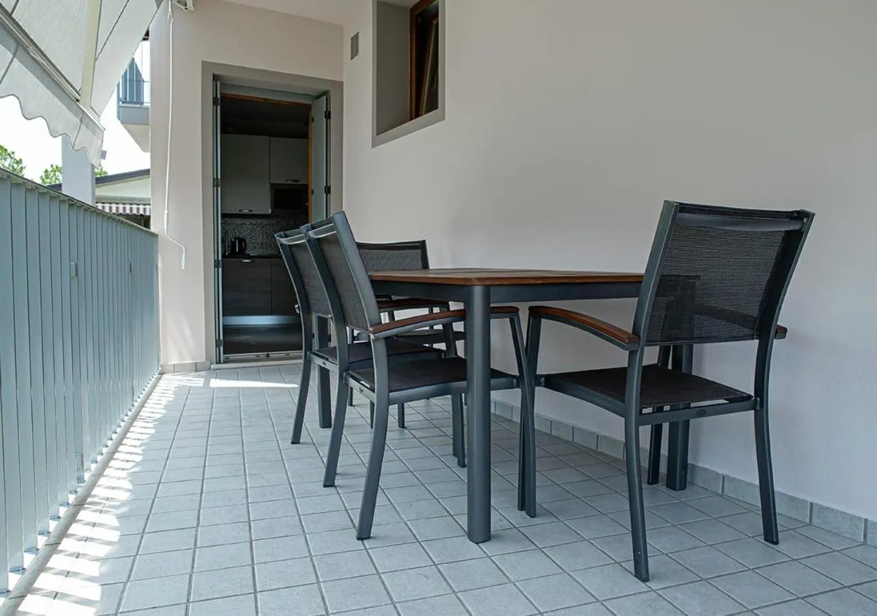 Balcony/Terrace in Sirmione Rosselli Apartments