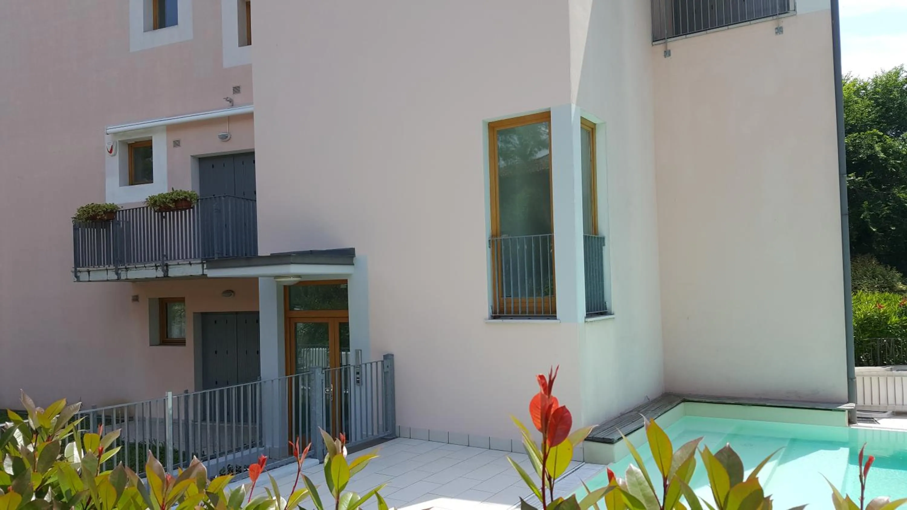 Facade/entrance in Sirmione Rosselli Apartments