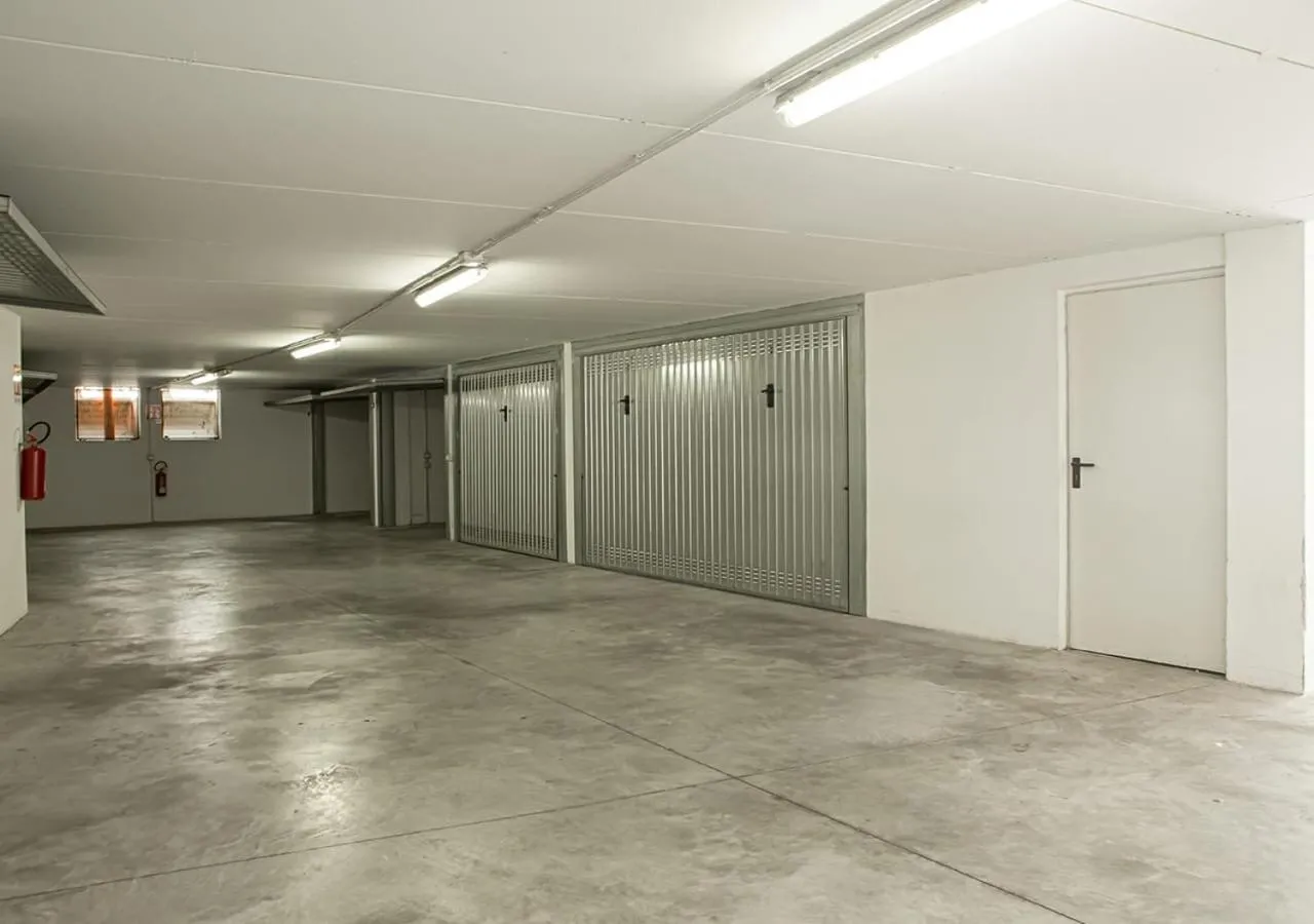 Parking in Sirmione Rosselli Apartments