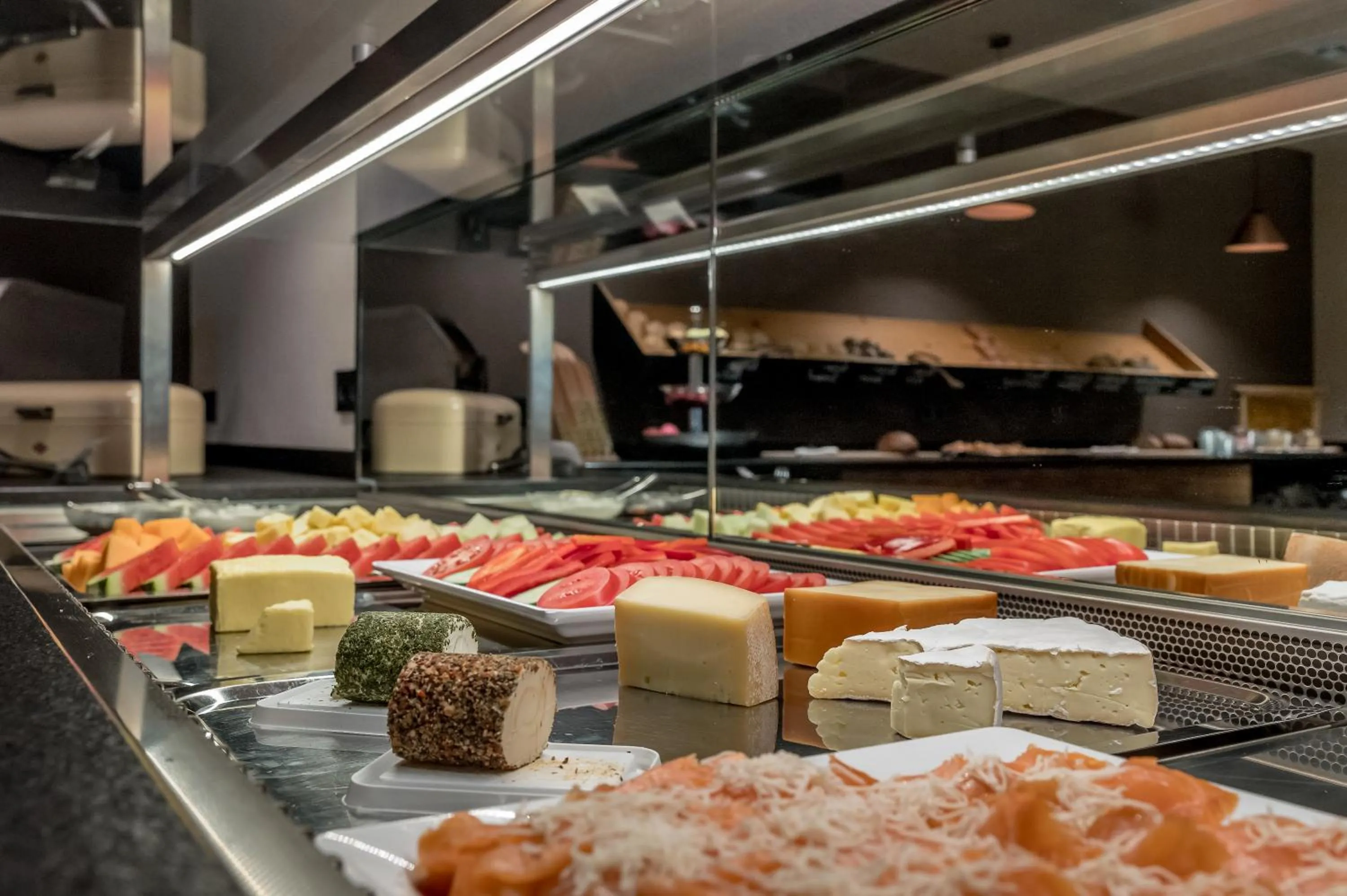 Buffet breakfast in 4 Sterne Superior Mühle Resort 1900 - Adults only