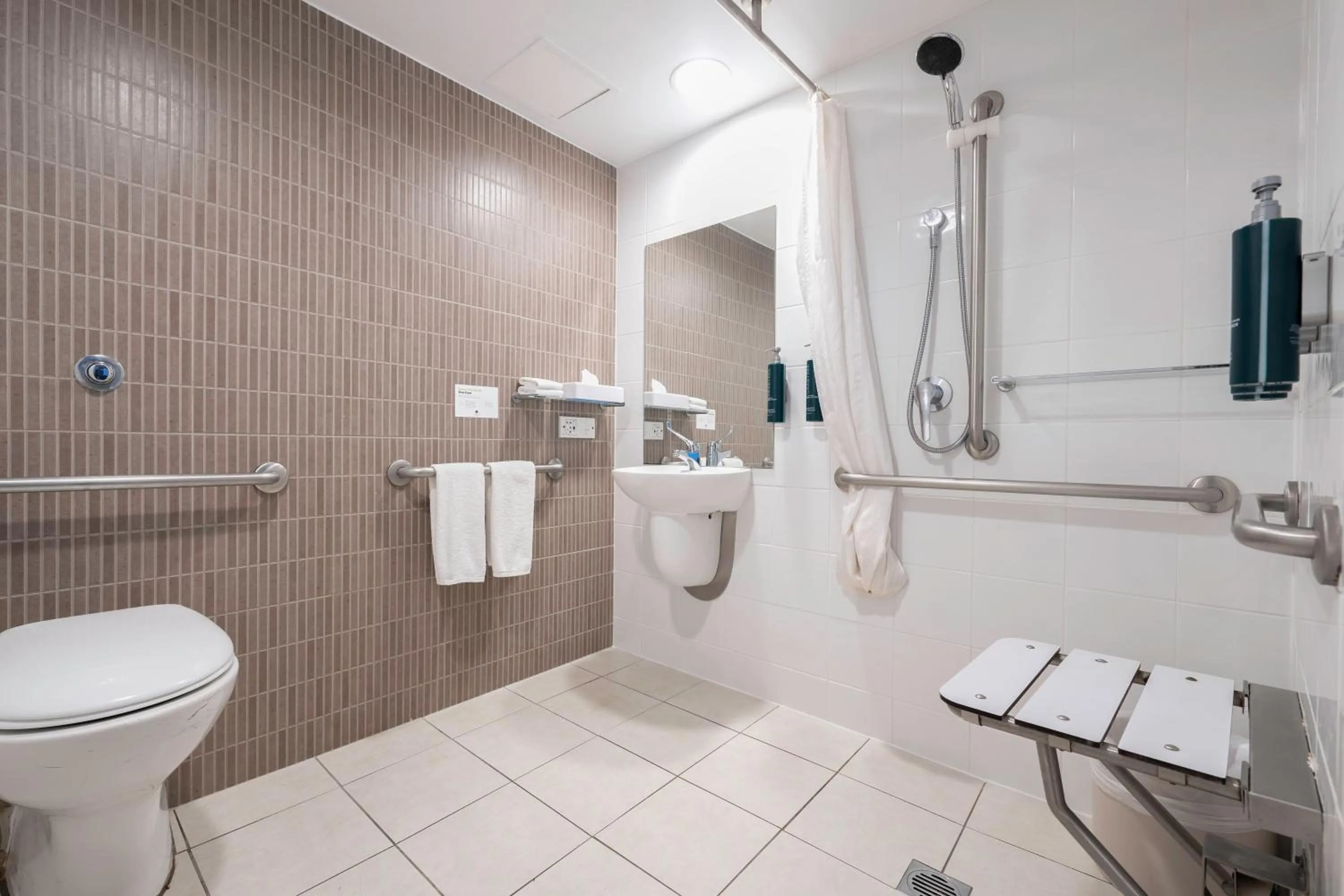 Bathroom in DoubleTree by Hilton Cairns