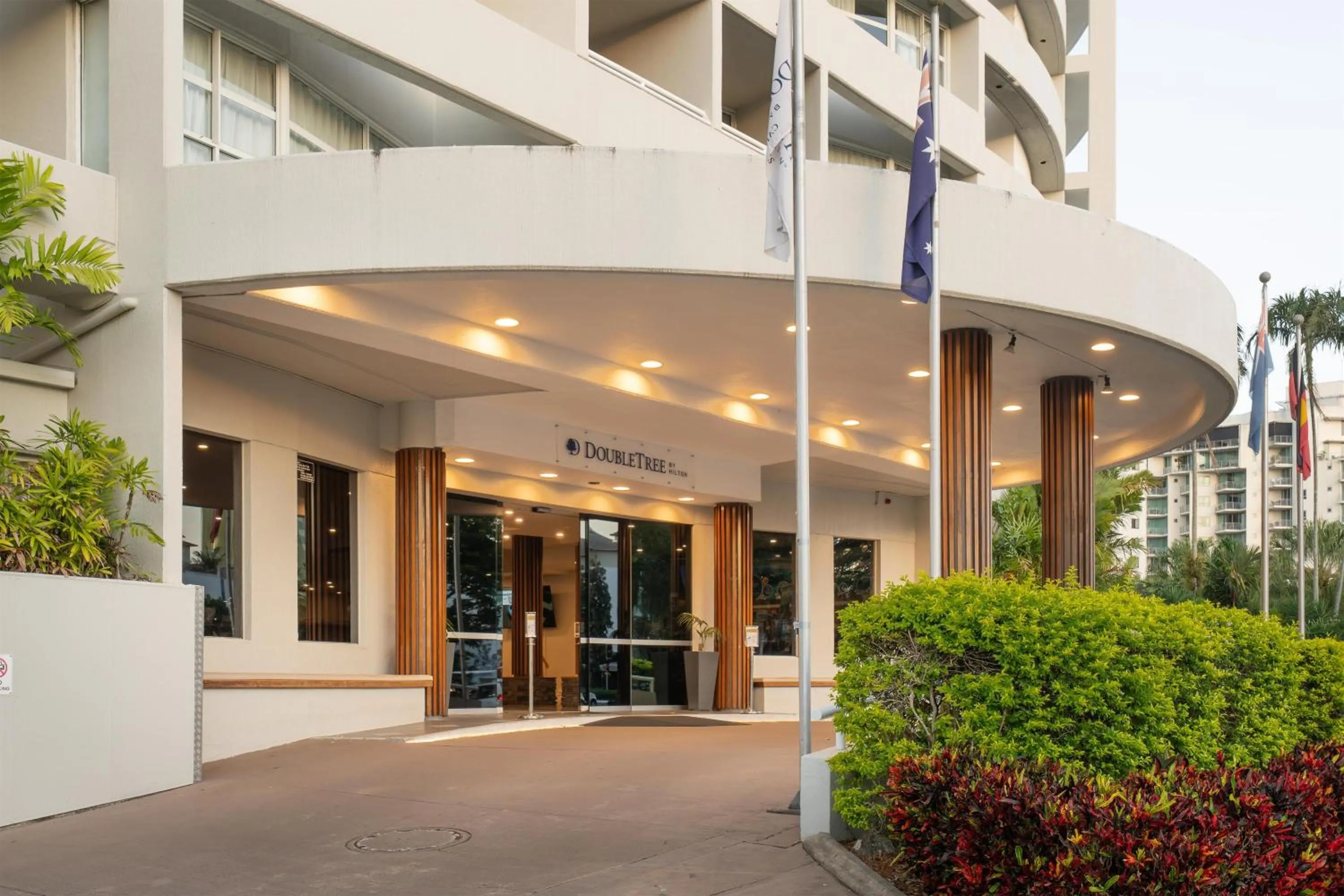 Property building in DoubleTree by Hilton Cairns