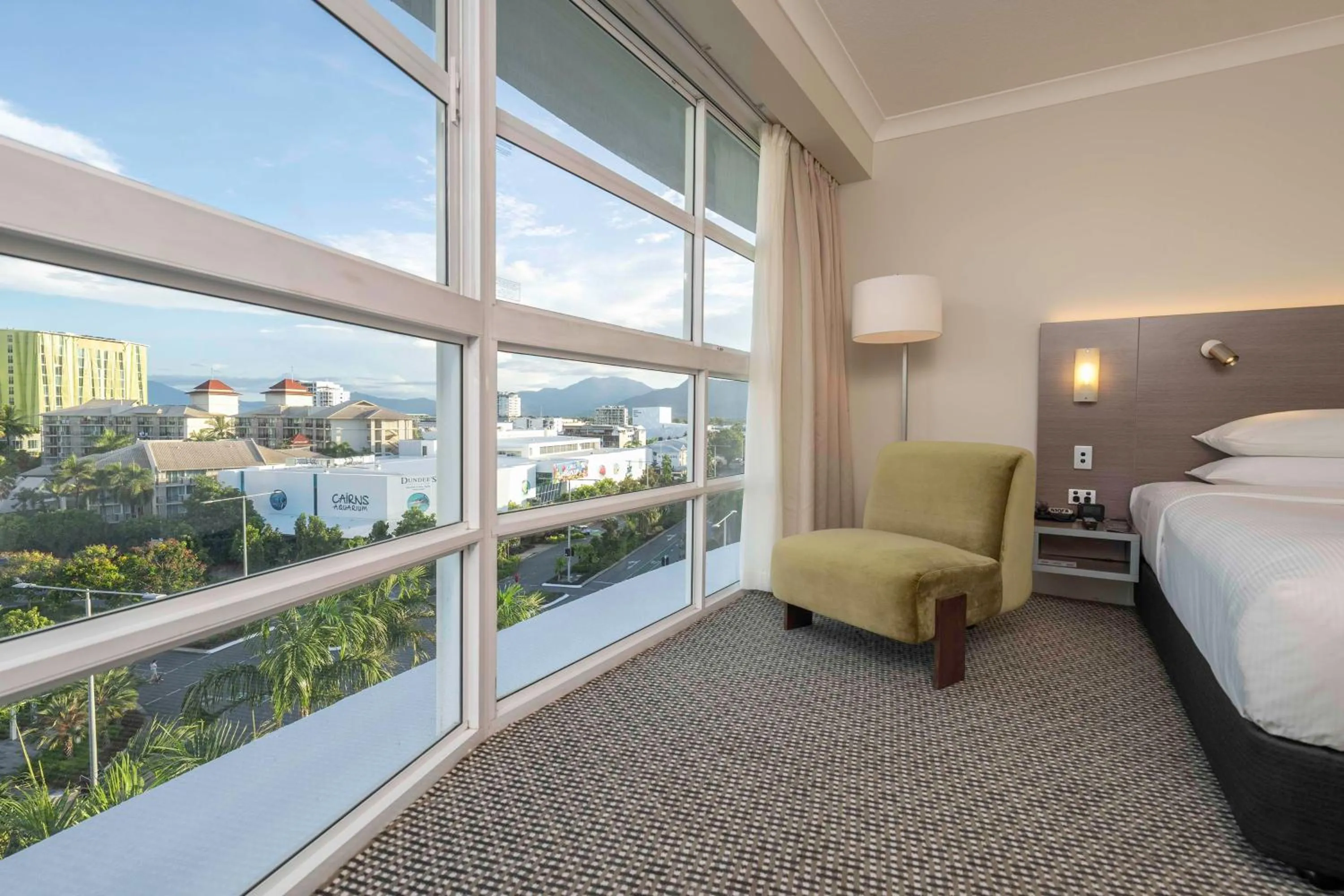 Bed in DoubleTree by Hilton Cairns