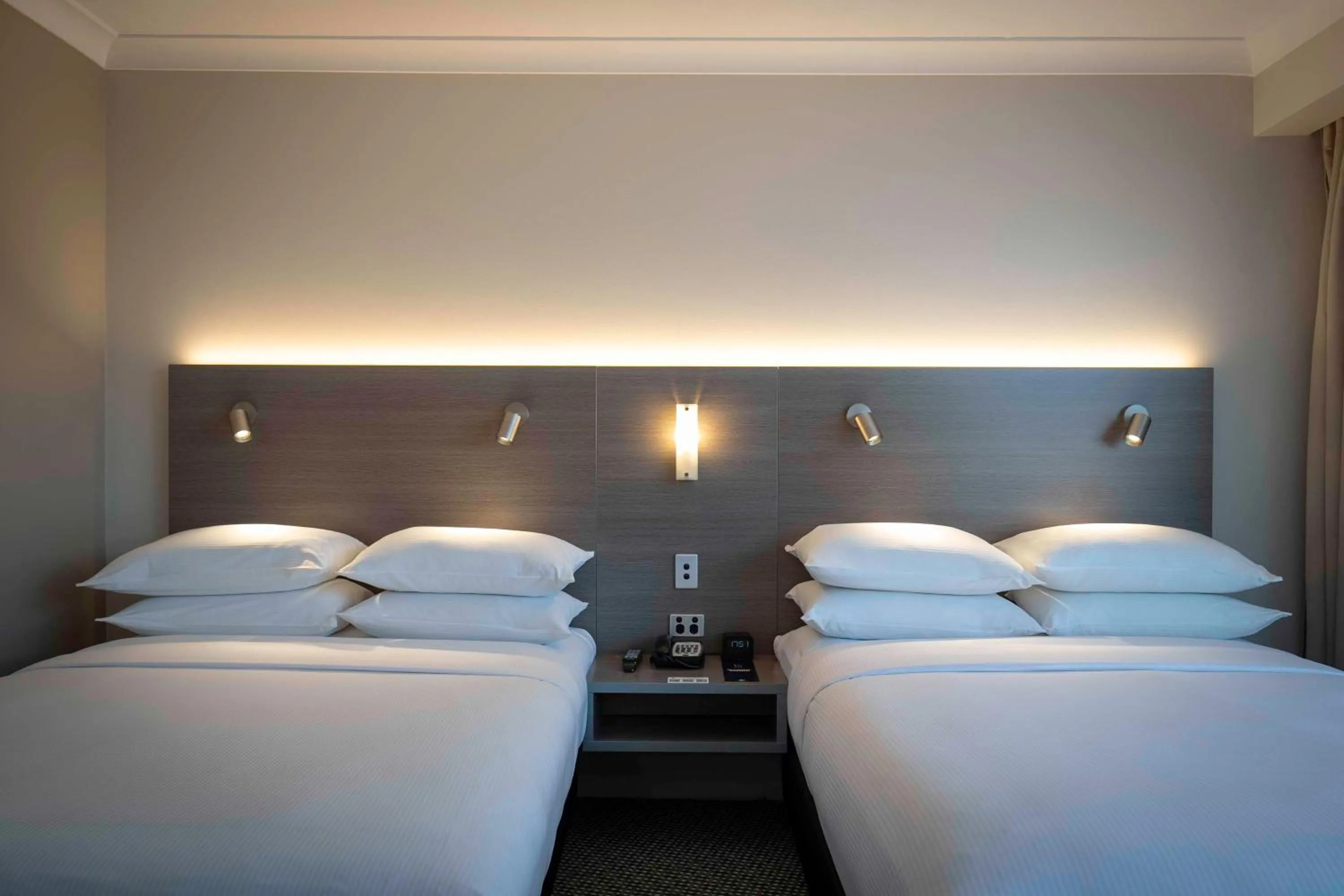 Bed in DoubleTree by Hilton Cairns