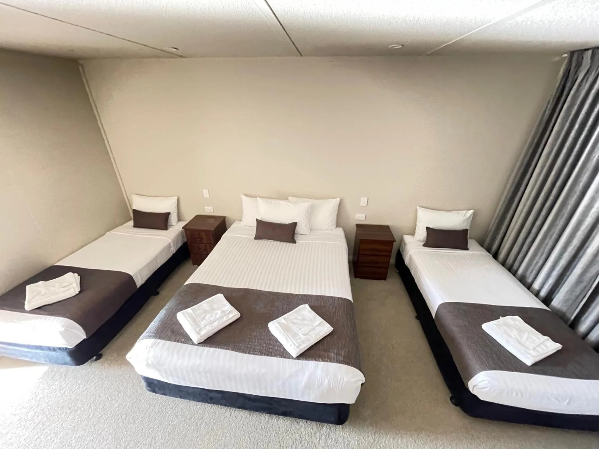 Bed in Jerilderie Motor Inn