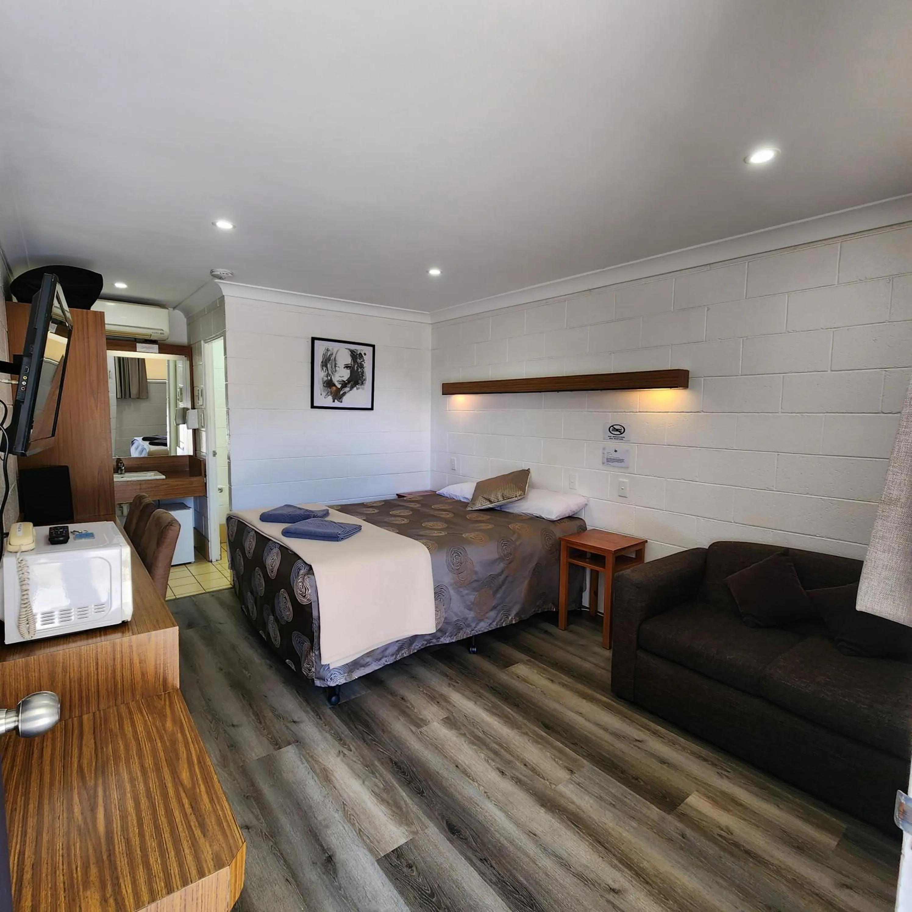 Byer Fountain Motor Inn