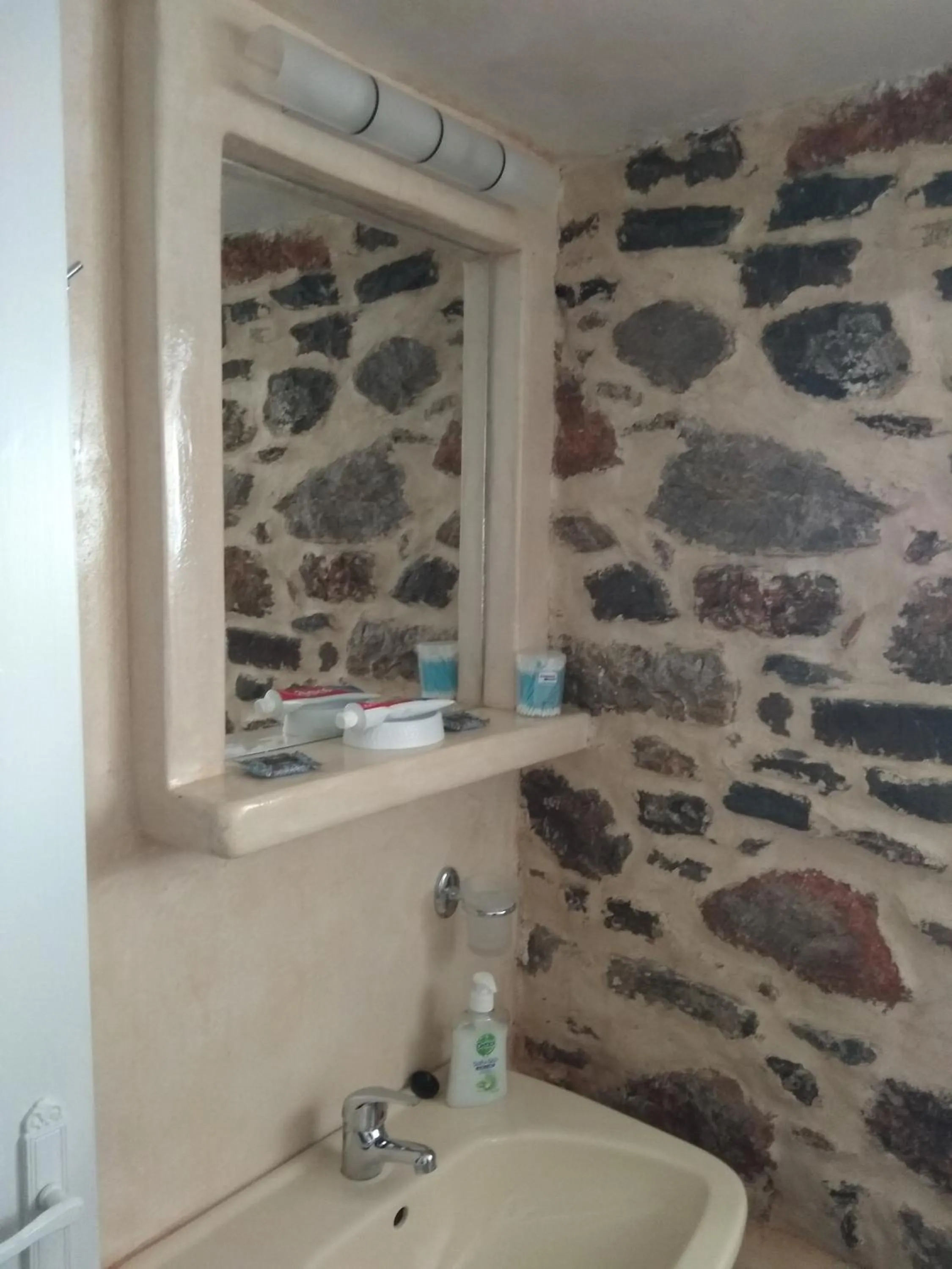 Bathroom in Popi Studios