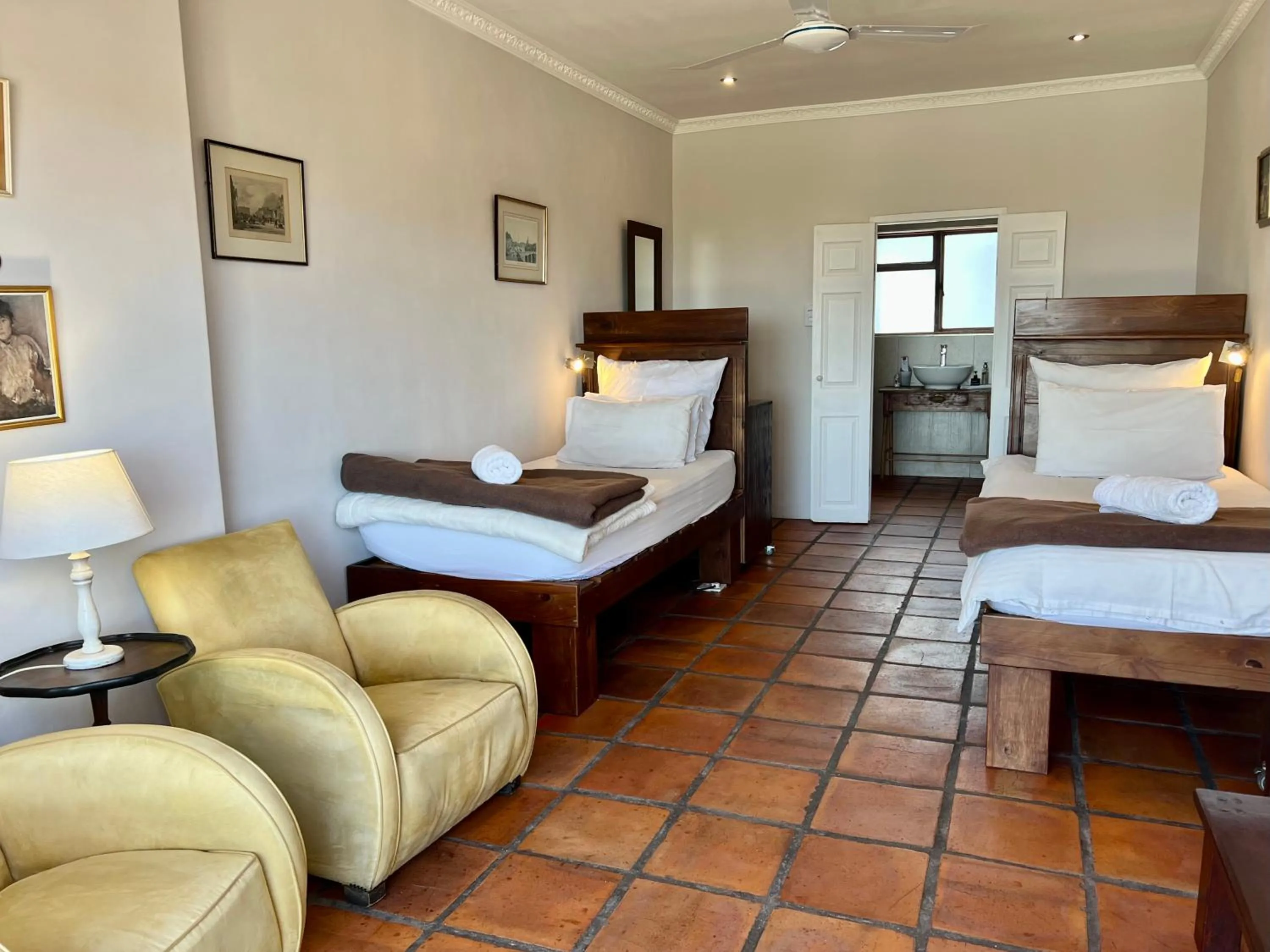 Double or Twin Room with Sea View - single occupancy in Goblin's Inn