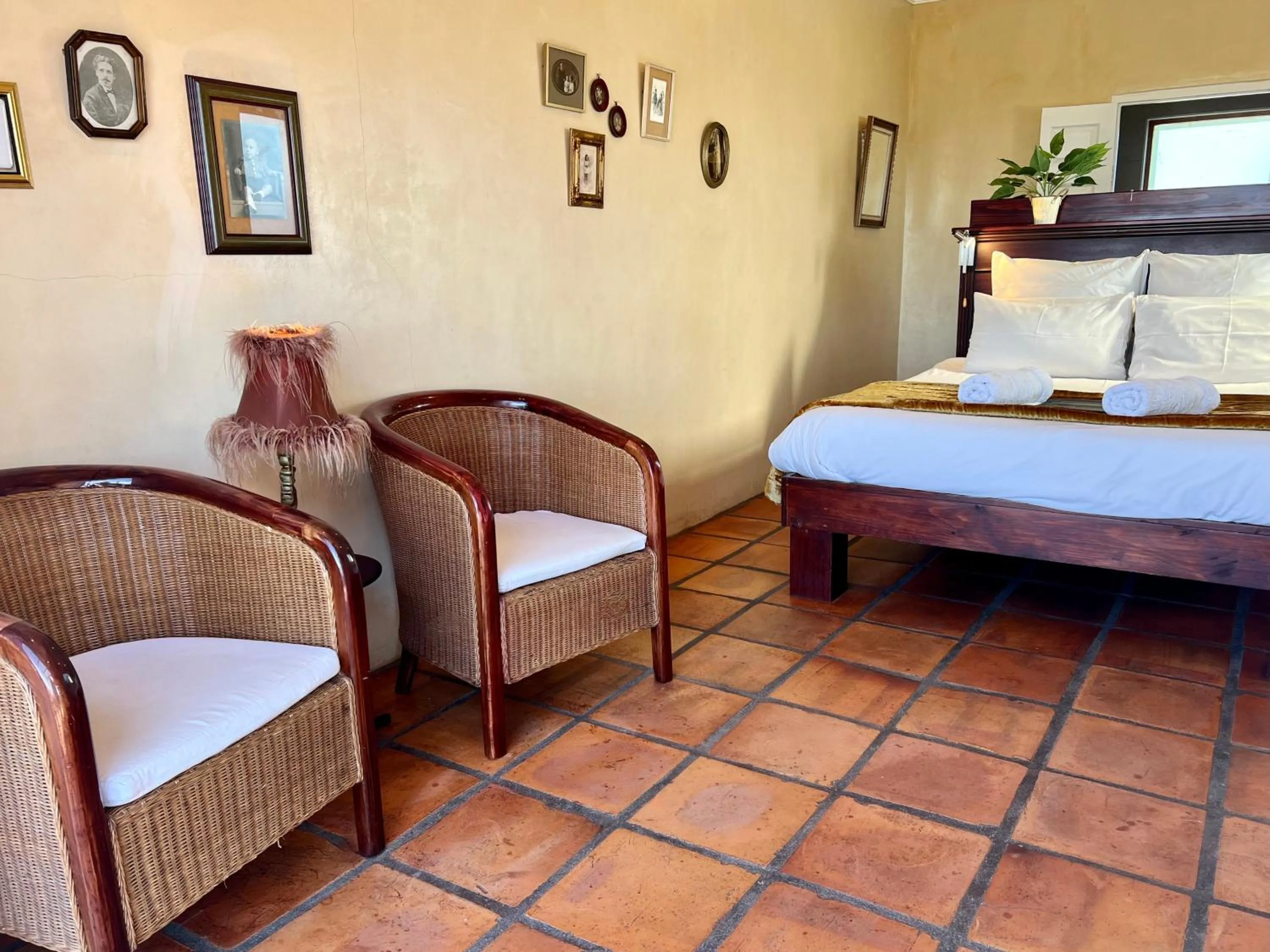  Double Room - single occupancy in Goblin's Inn