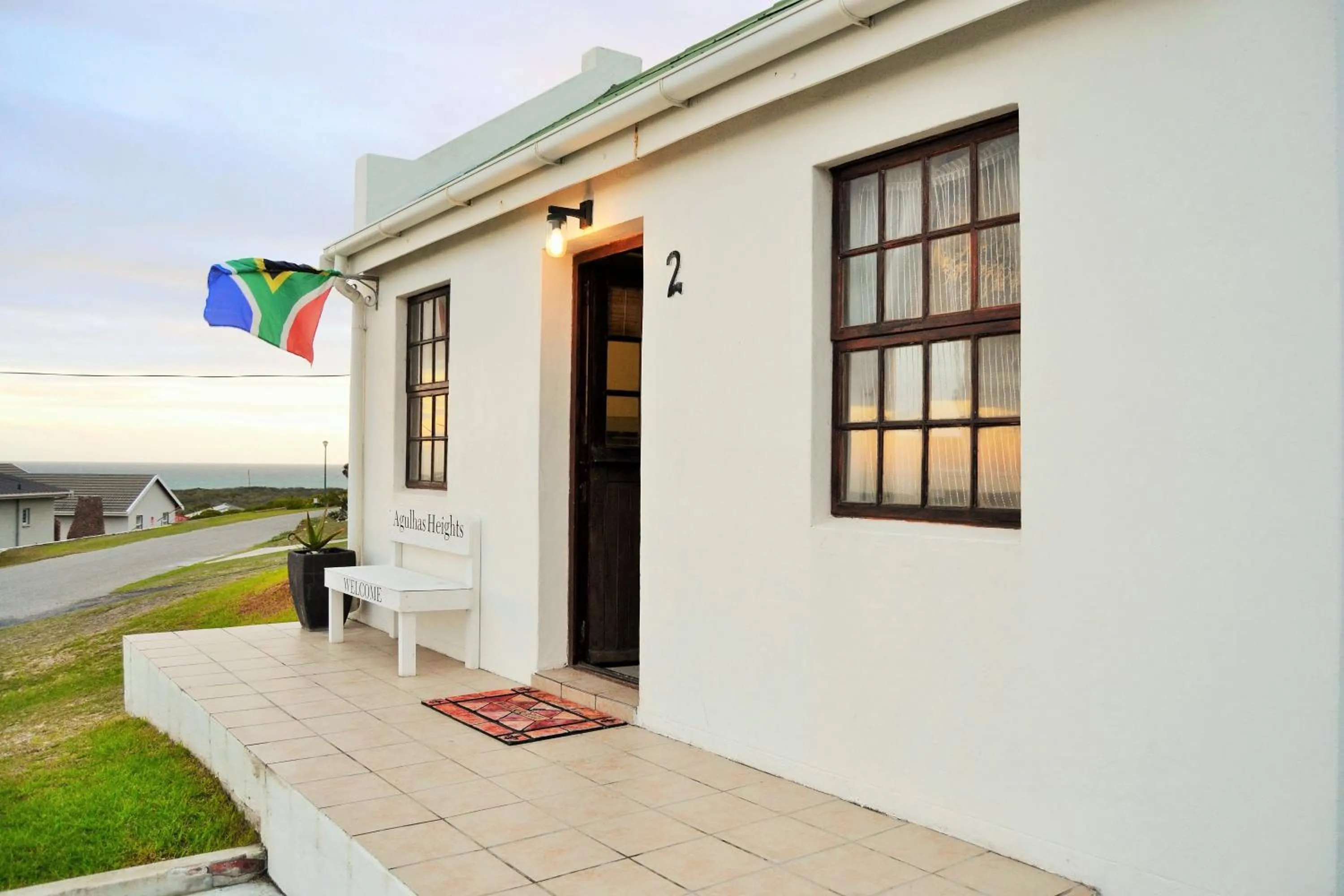 Two-Bedroom Chalet in Agulhas Heights self-catering cottages BEST OCEAN VIEWS