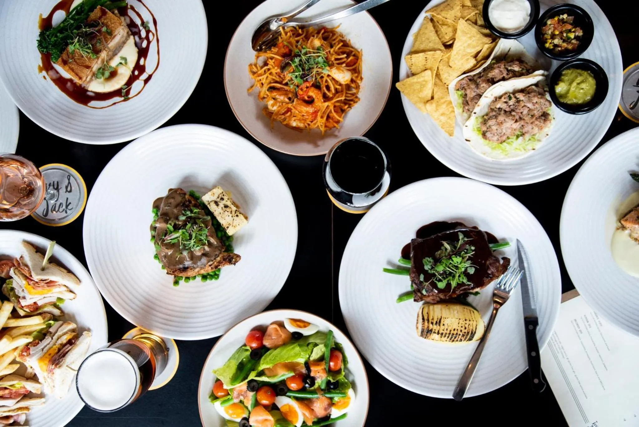 Restaurant/places to eat in Holiday Inn Perth City Centre by IHG