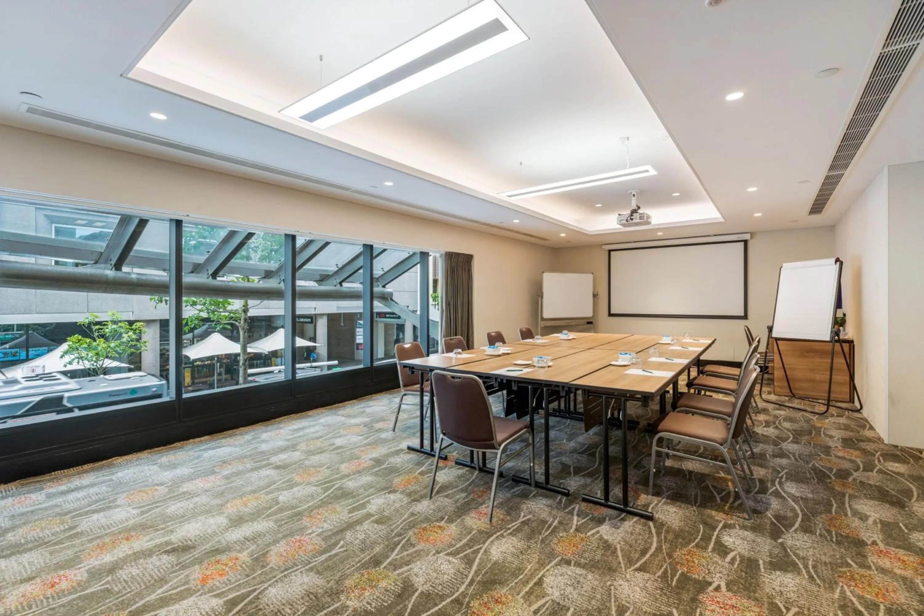 Meeting/conference room in Holiday Inn Perth City Centre by IHG
