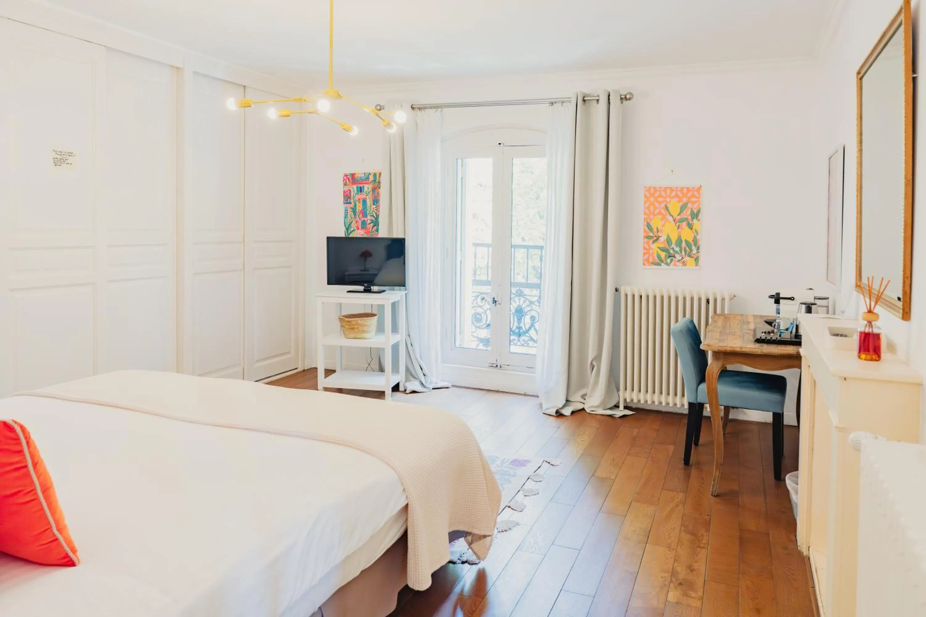 Bed in Maison Douce Arles