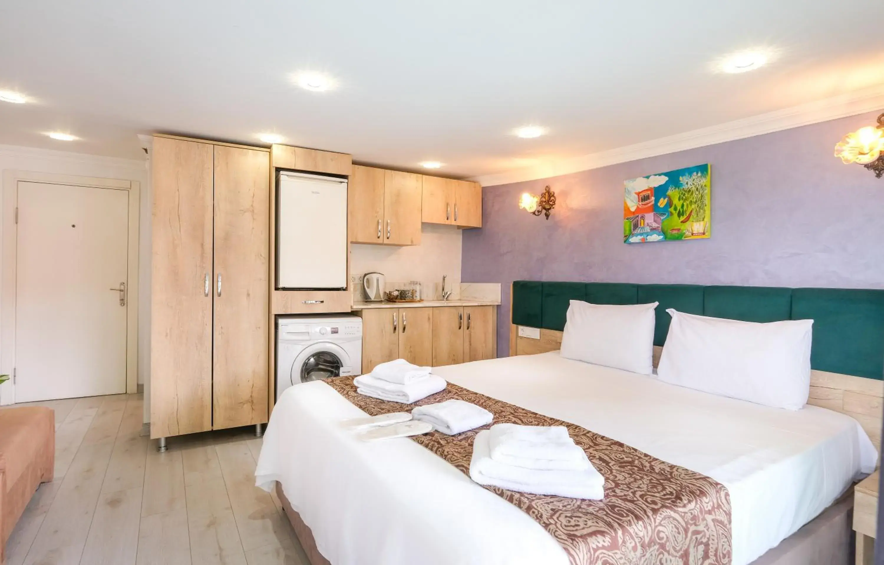 Bed in Loren Hotel&Suites Bed in Loren Hotel&Suites