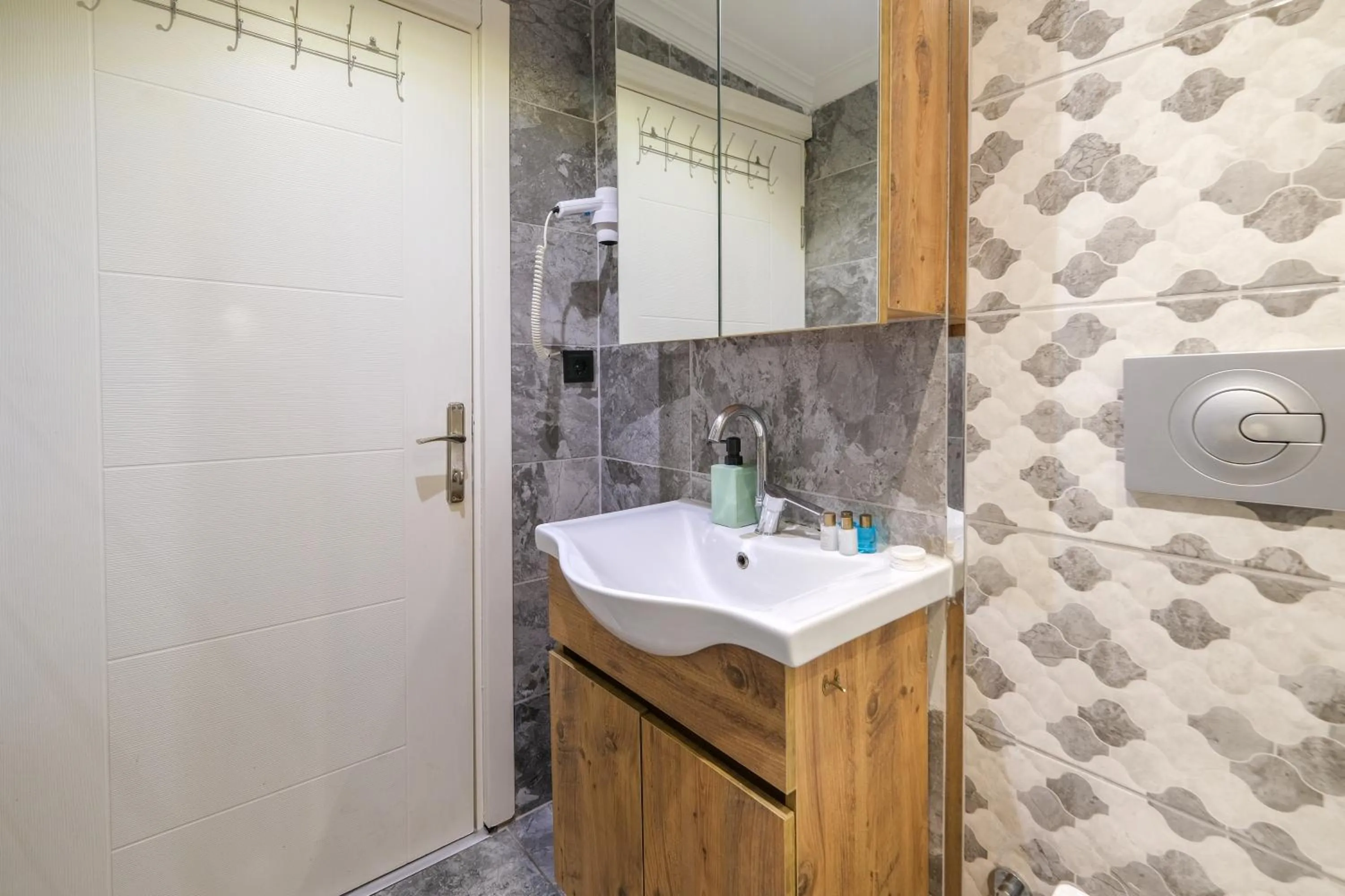 Bathroom in Loren Hotel&Suites