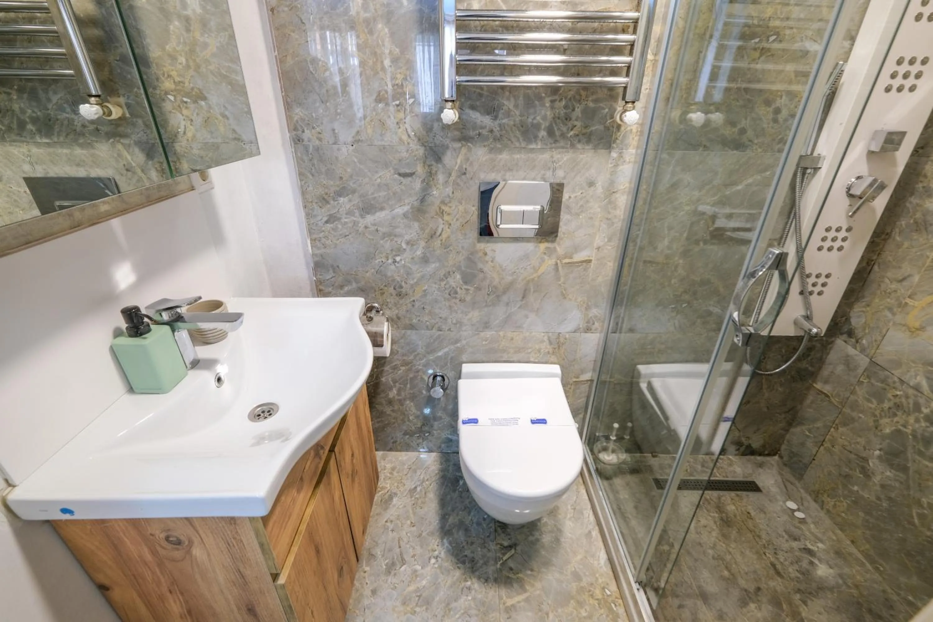 Bathroom in Loren Hotel&Suites