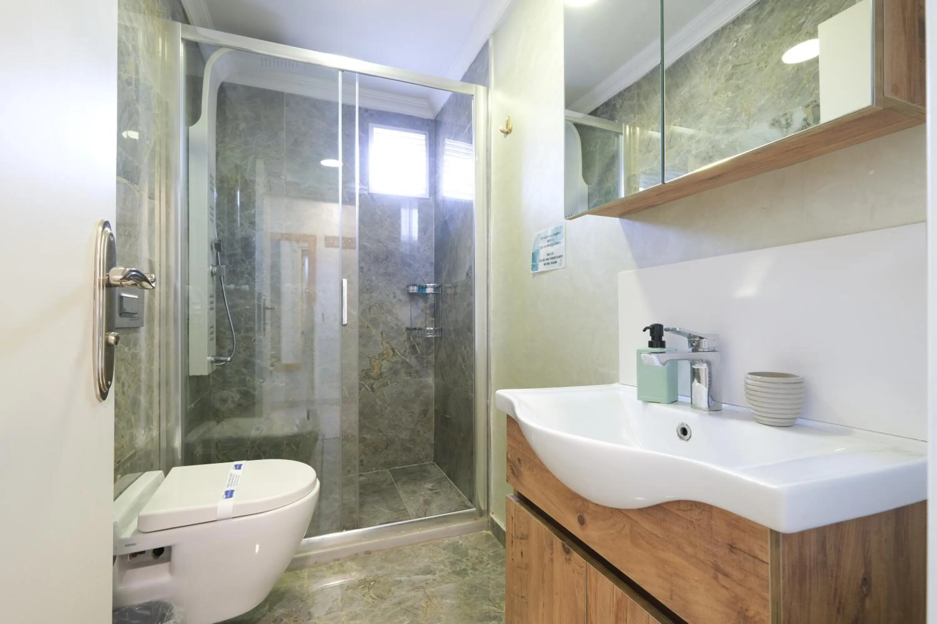 Bathroom in Loren Hotel&Suites